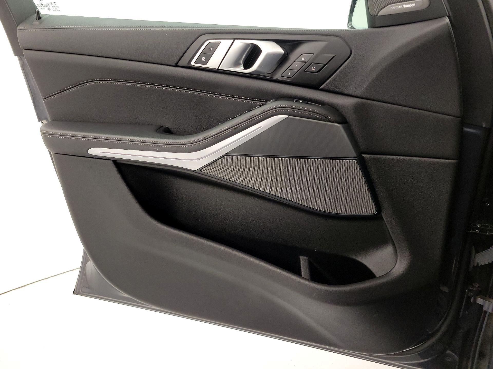 Thumbnail: 2022 BMW X5 - 12