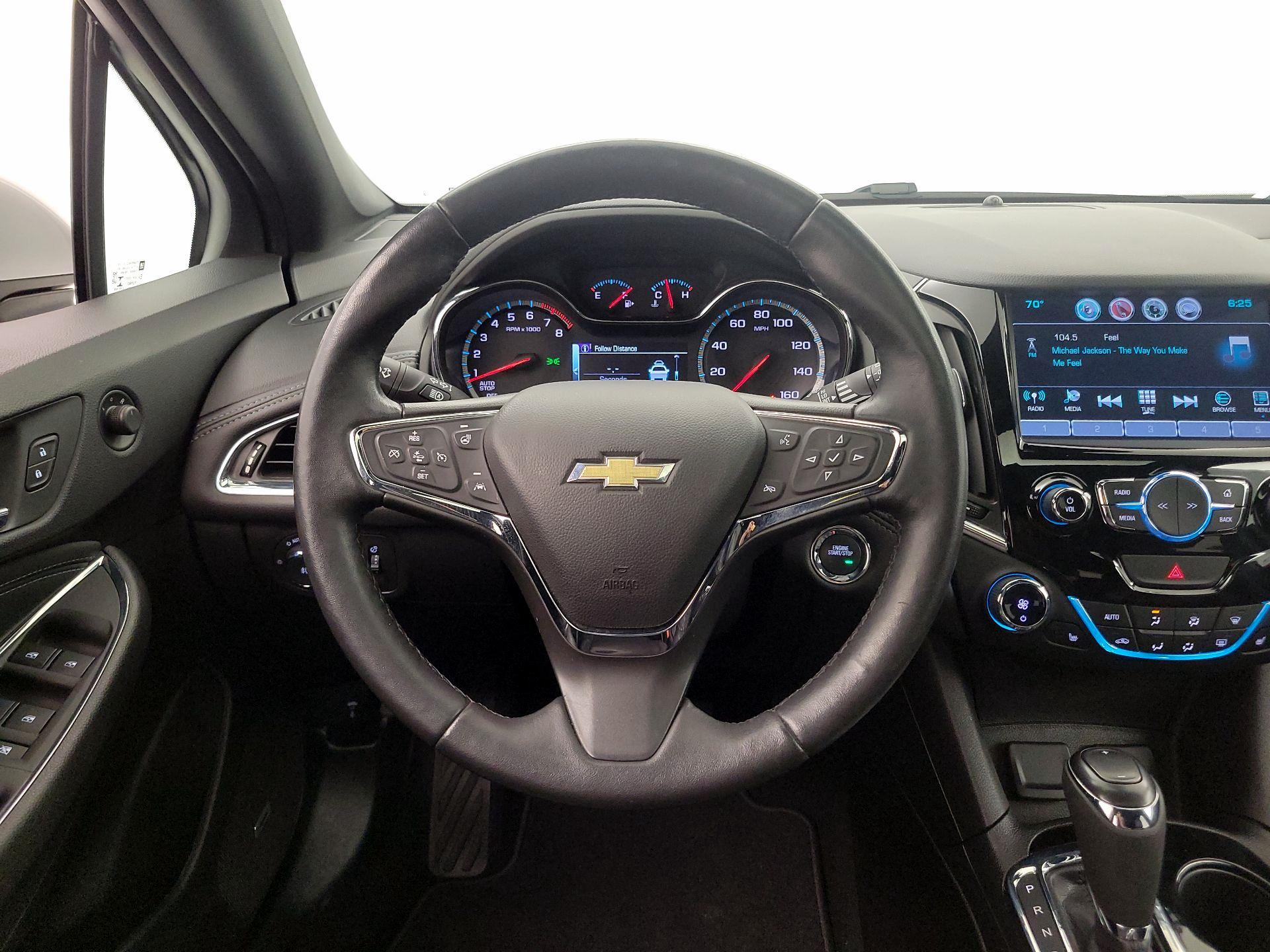 Thumbnail: 2017 Chevrolet Cruze - 10