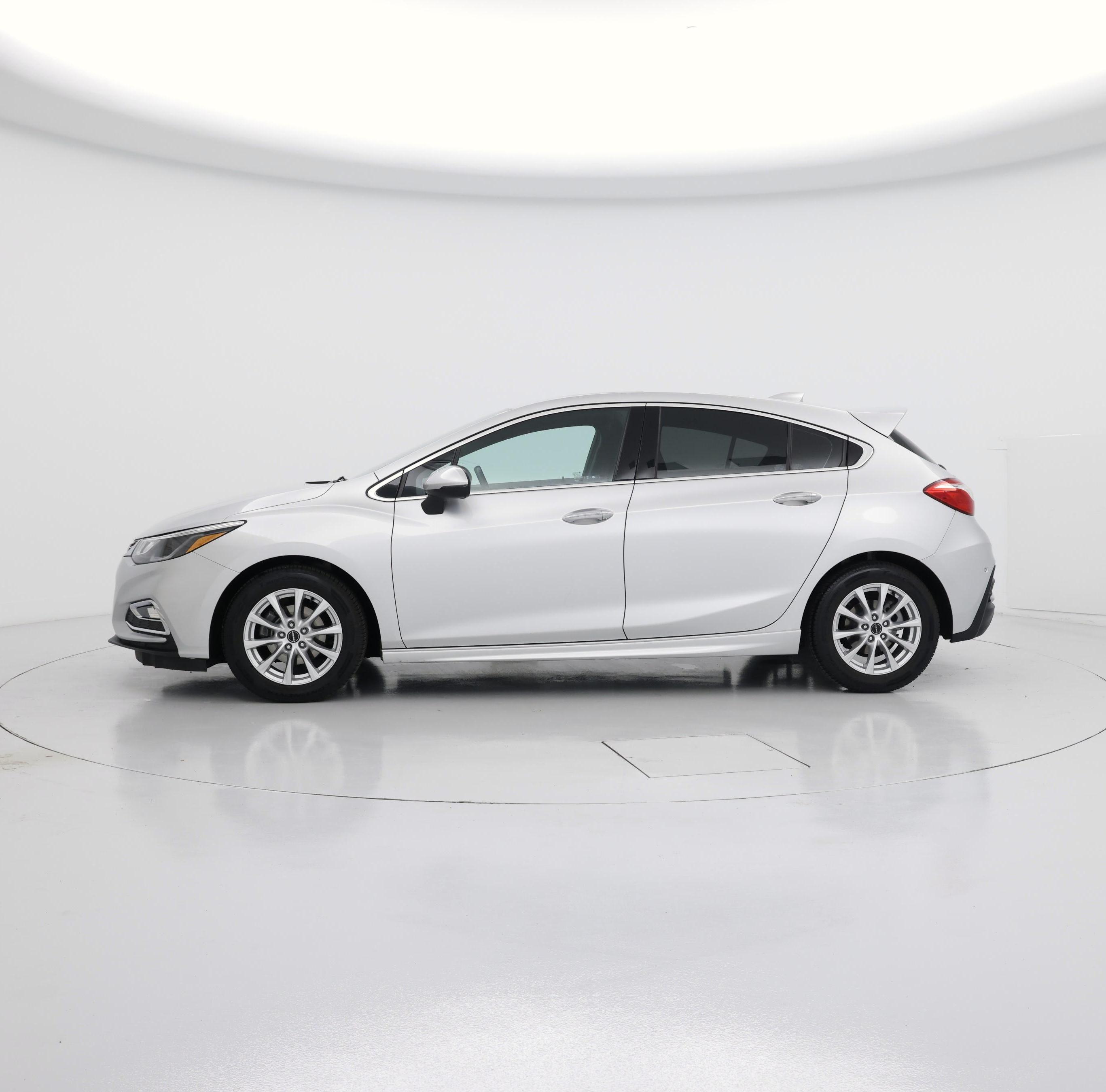 Thumbnail: 2017 Chevrolet Cruze - 3