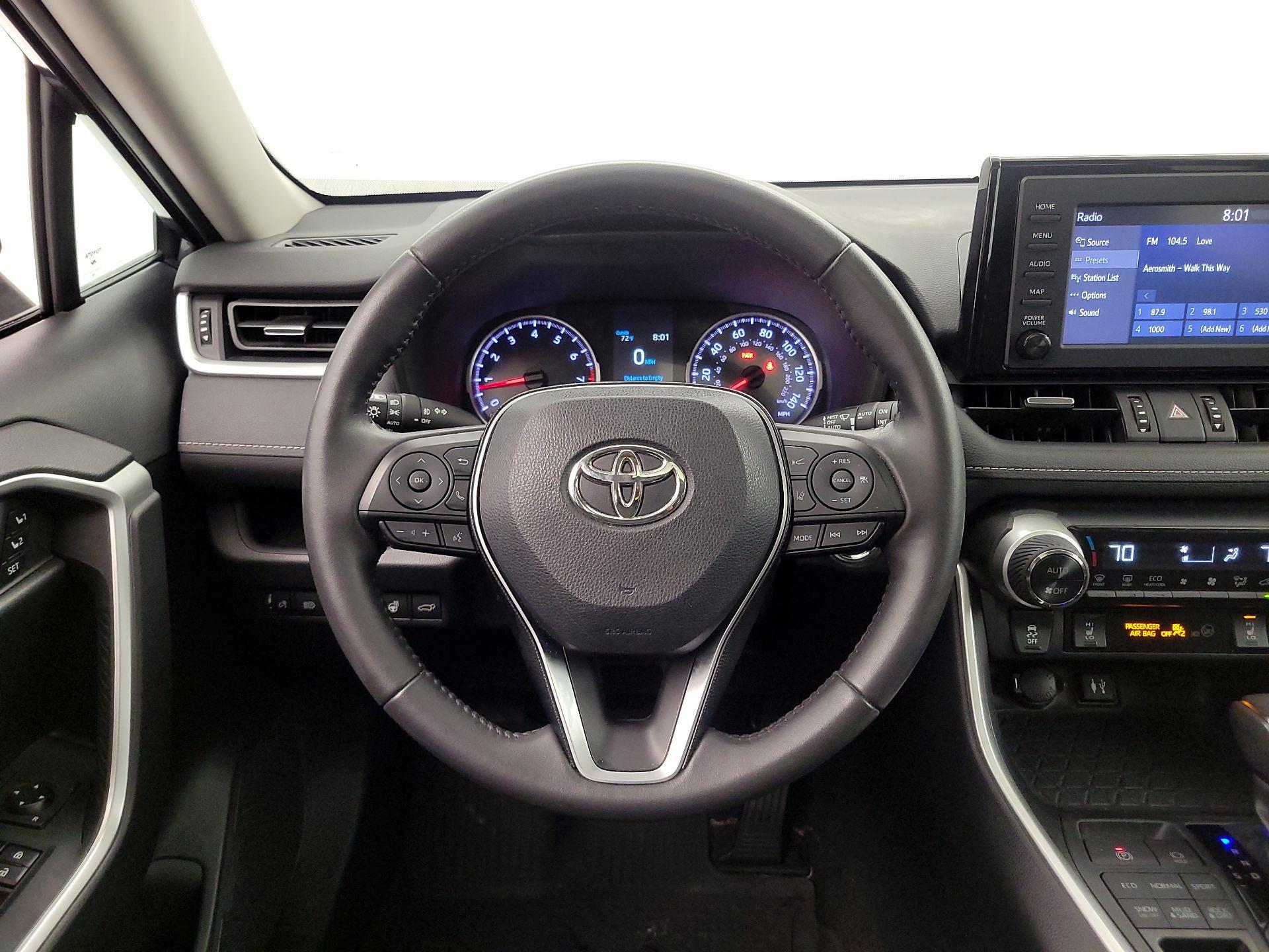 Thumbnail: 2019 Toyota RAV4 - 10