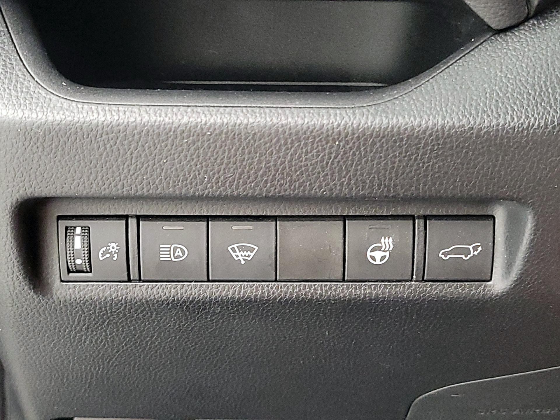 Thumbnail: 2019 Toyota RAV4 - 13