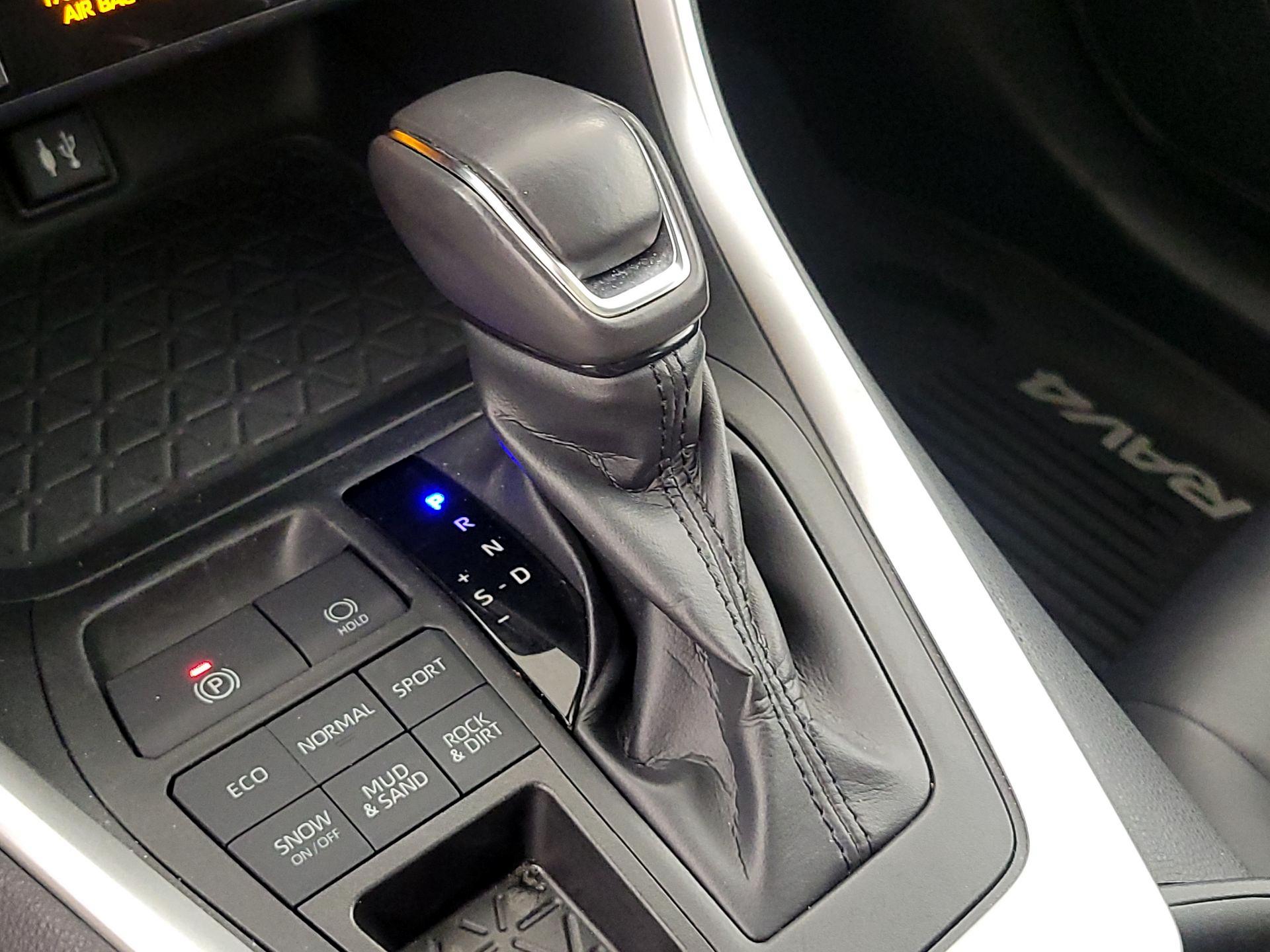 Thumbnail: 2019 Toyota RAV4 - 17