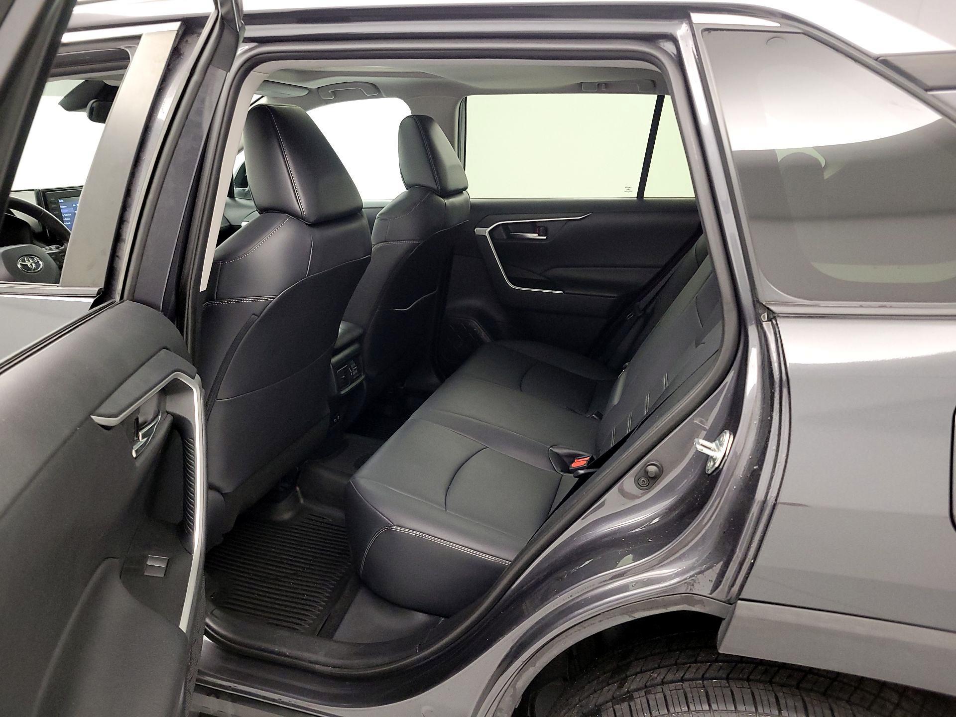Thumbnail: 2019 Toyota RAV4 - 20
