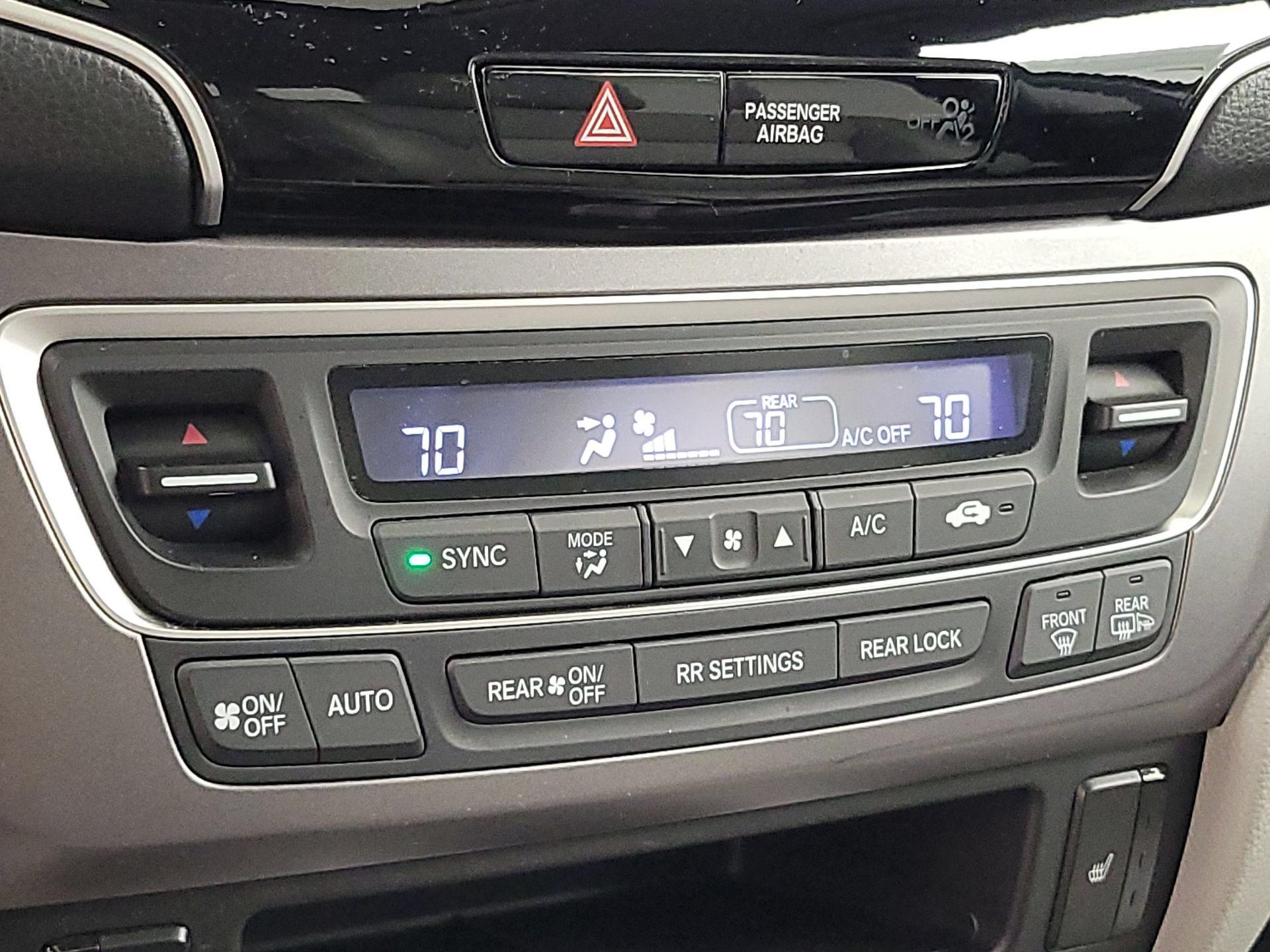 Thumbnail: 2019 Honda Pilot - 16