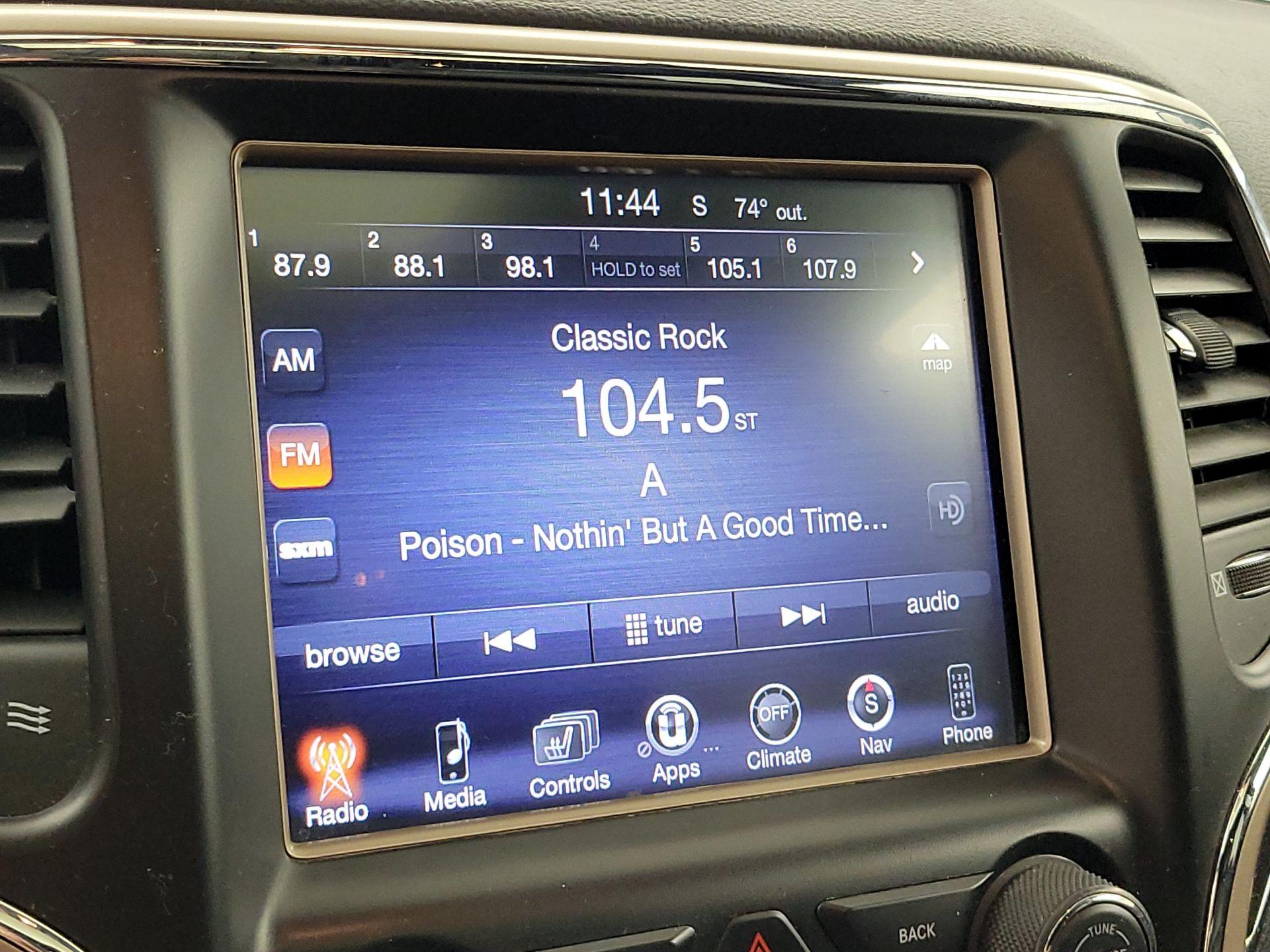 Thumbnail: 2016 Jeep Grand Cherokee - 16