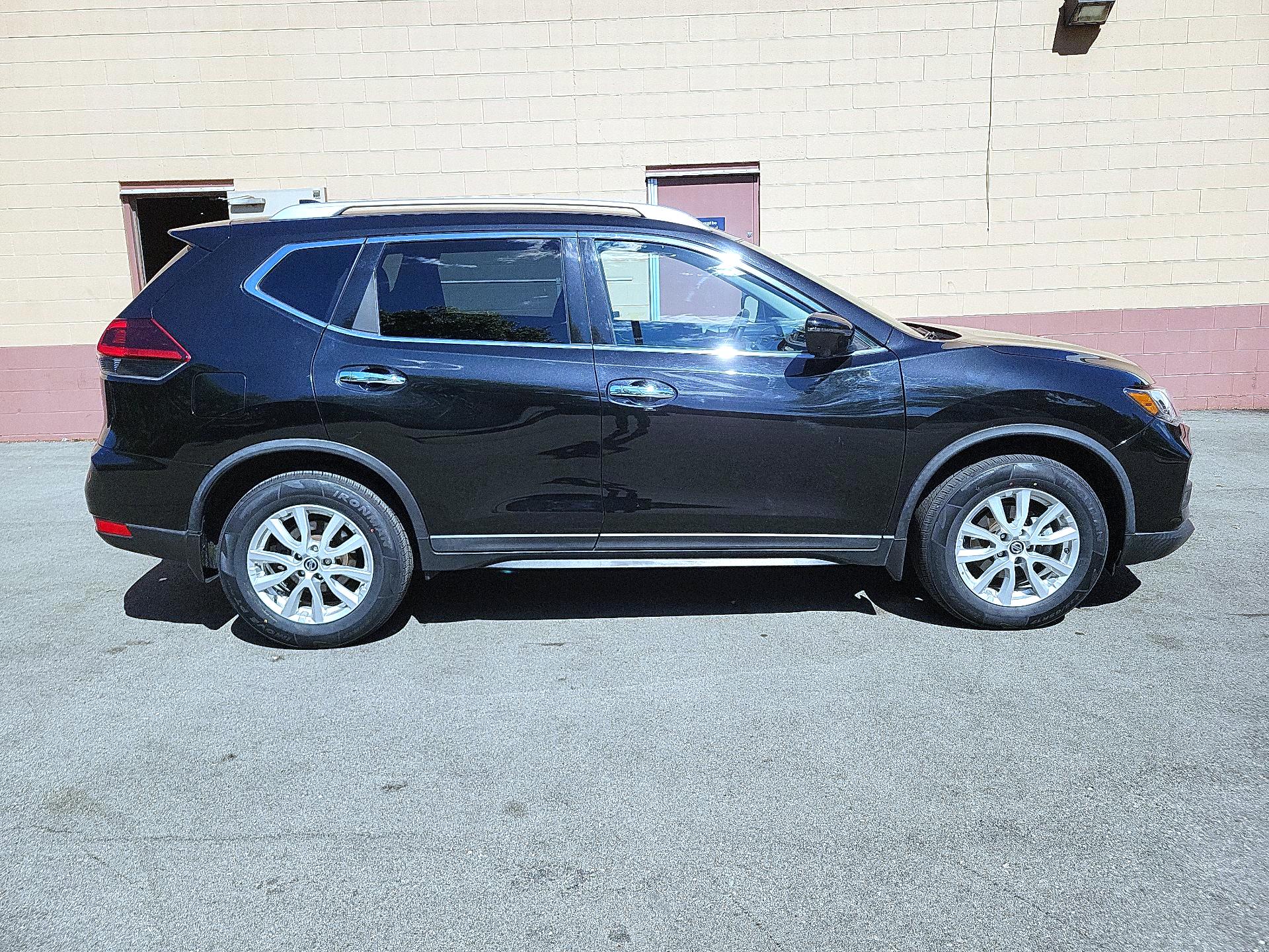 Thumbnail: 2018 Nissan Rogue - 4