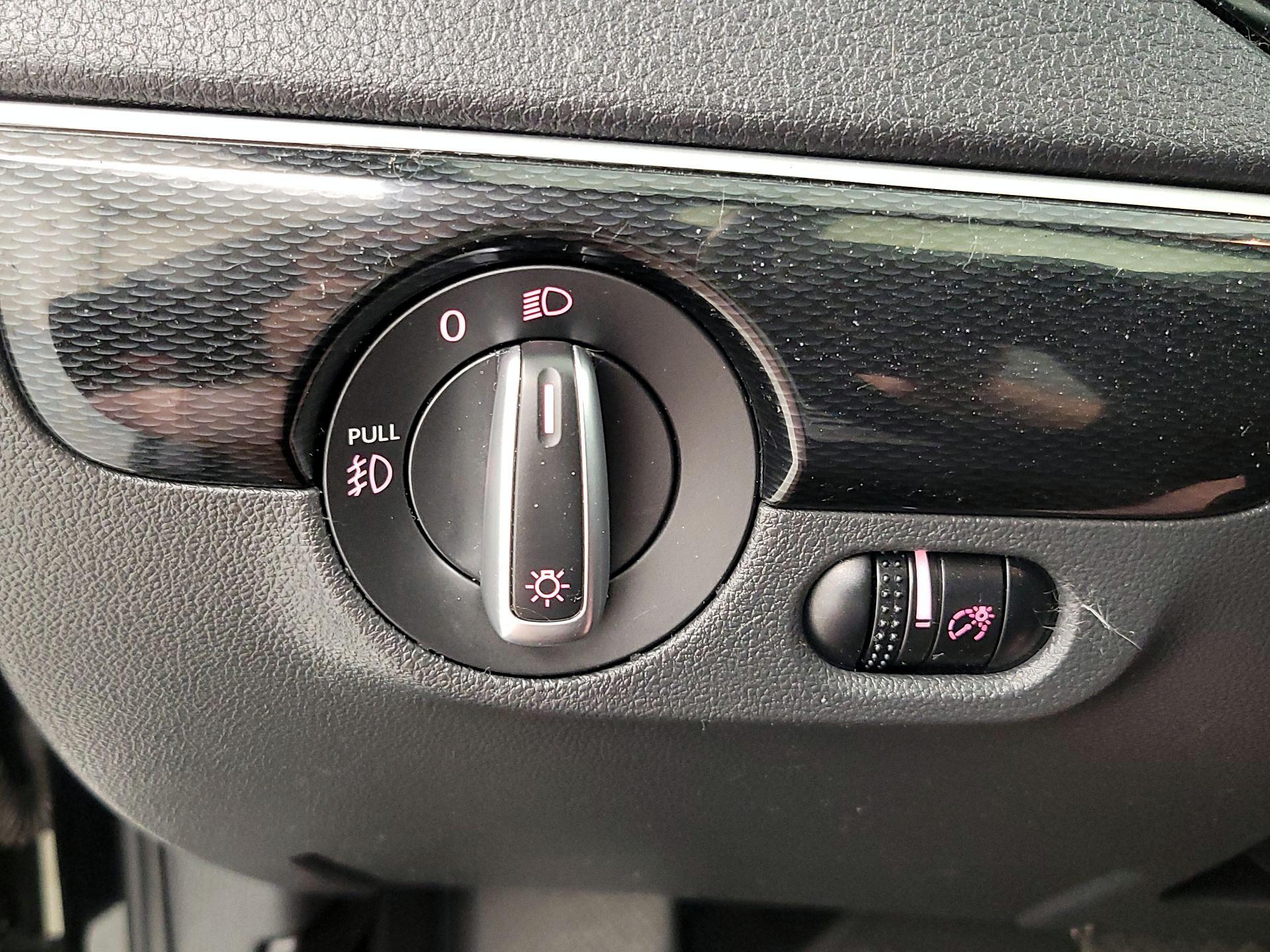 Thumbnail: 2018 Volkswagen Jetta - 13