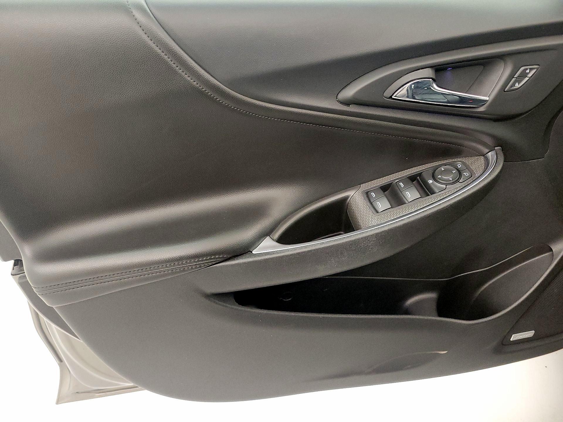 Thumbnail: 2017 Chevrolet Malibu - 12