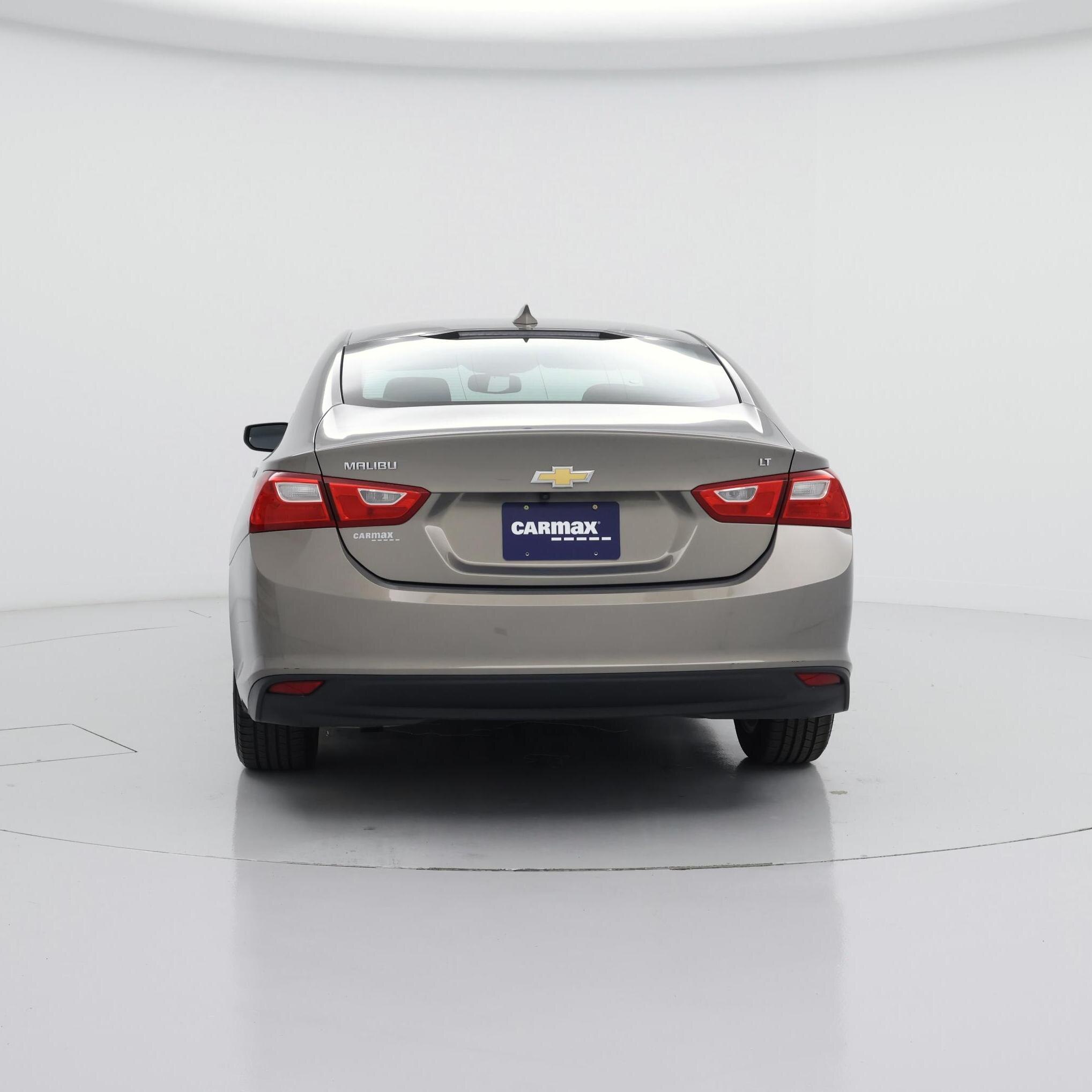 Thumbnail: 2017 Chevrolet Malibu - 6