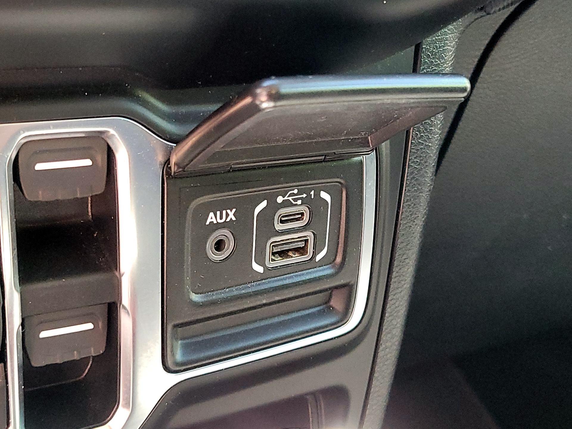 Thumbnail: 2020 Jeep Gladiator - 16