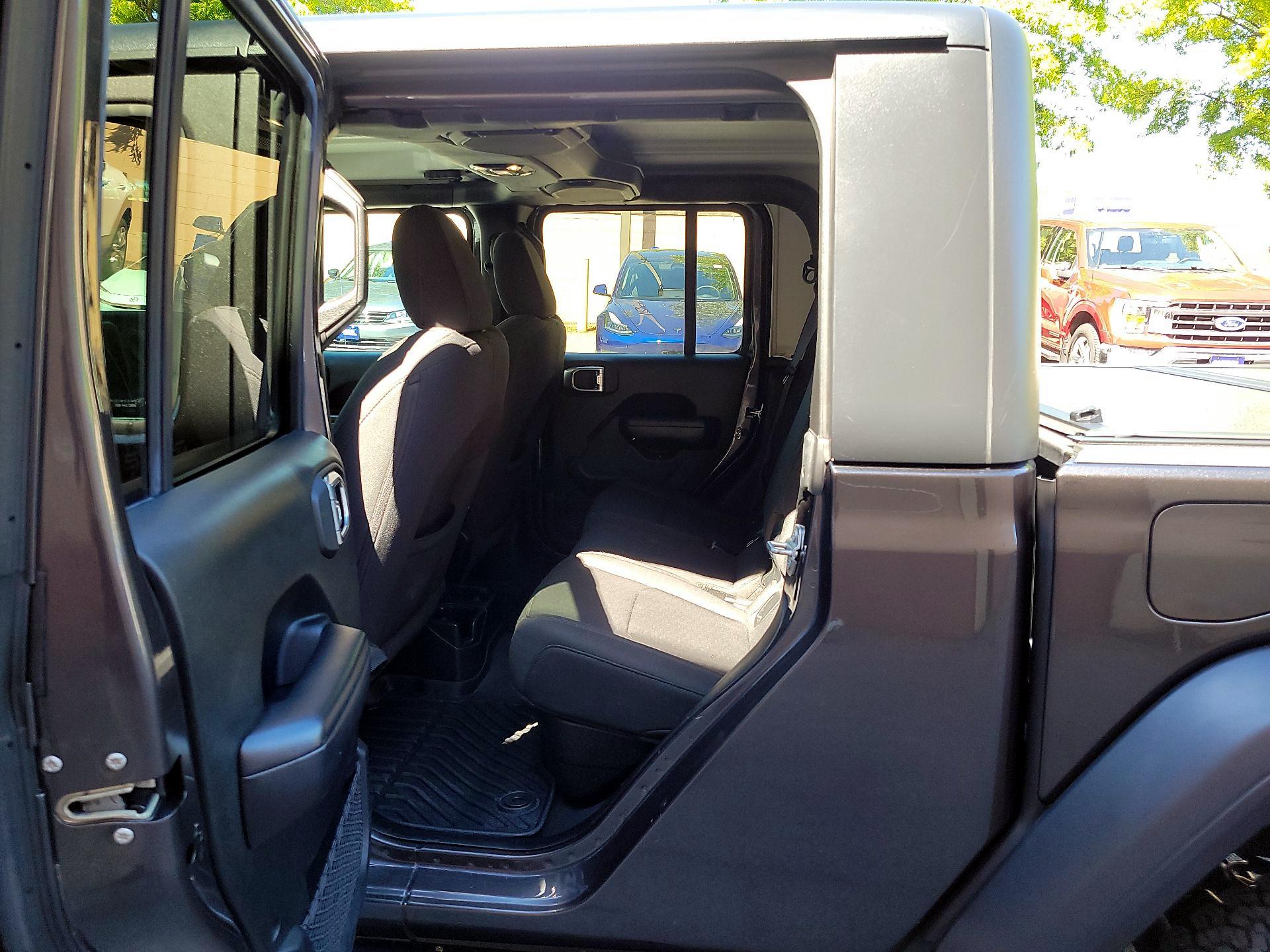 Thumbnail: 2020 Jeep Gladiator - 17