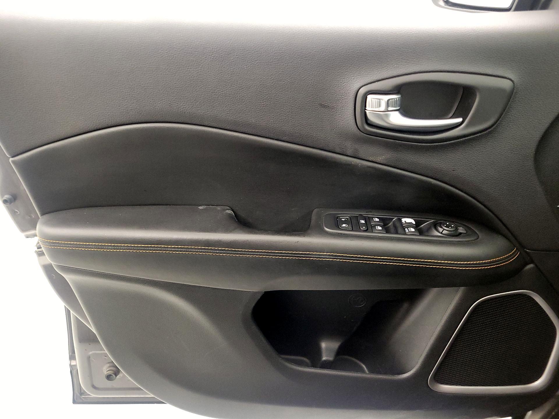 Thumbnail: 2019 Jeep Compass - 12
