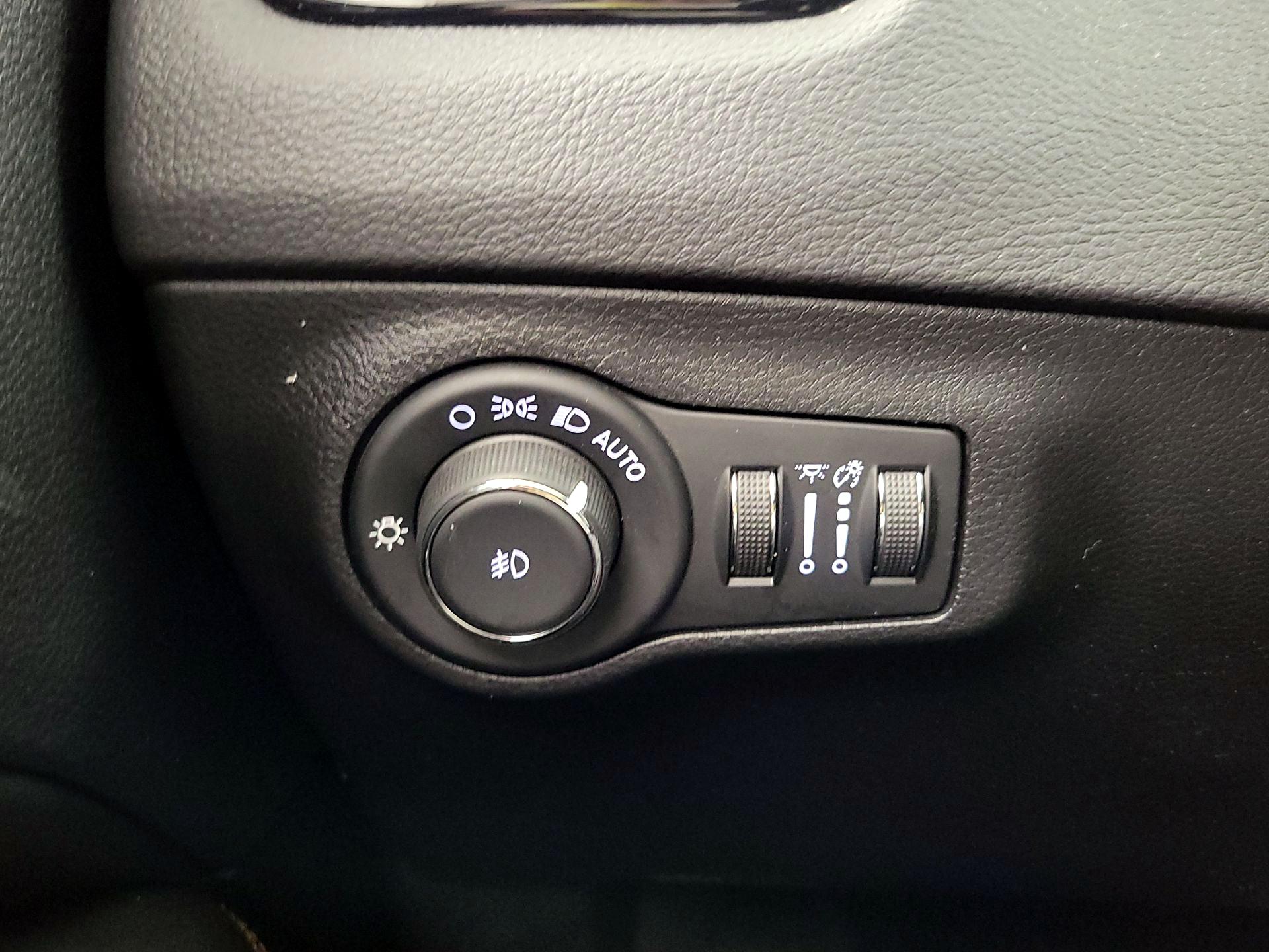 Thumbnail: 2019 Jeep Compass - 13