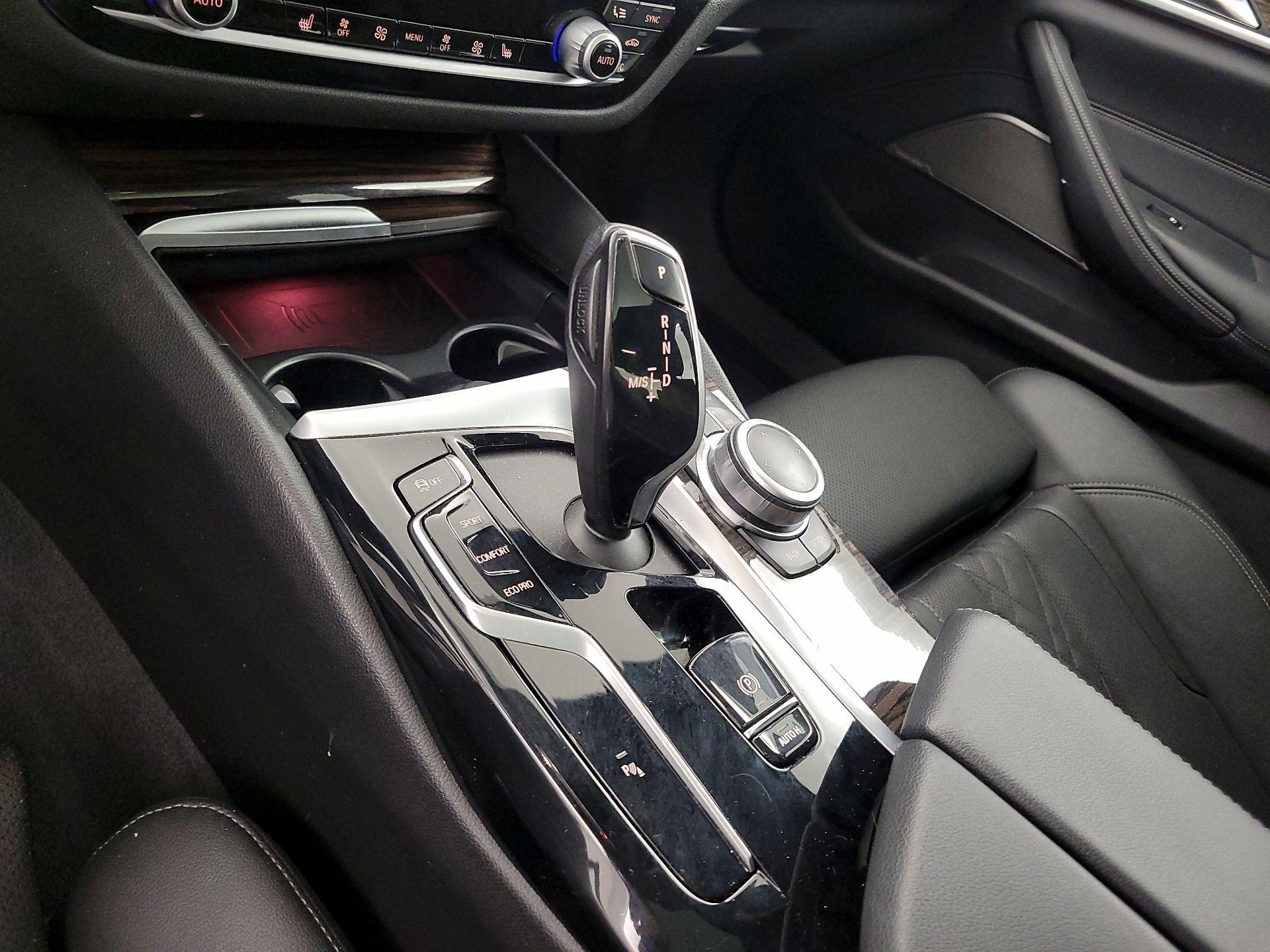 Thumbnail: 2022 BMW 5 Series - 17