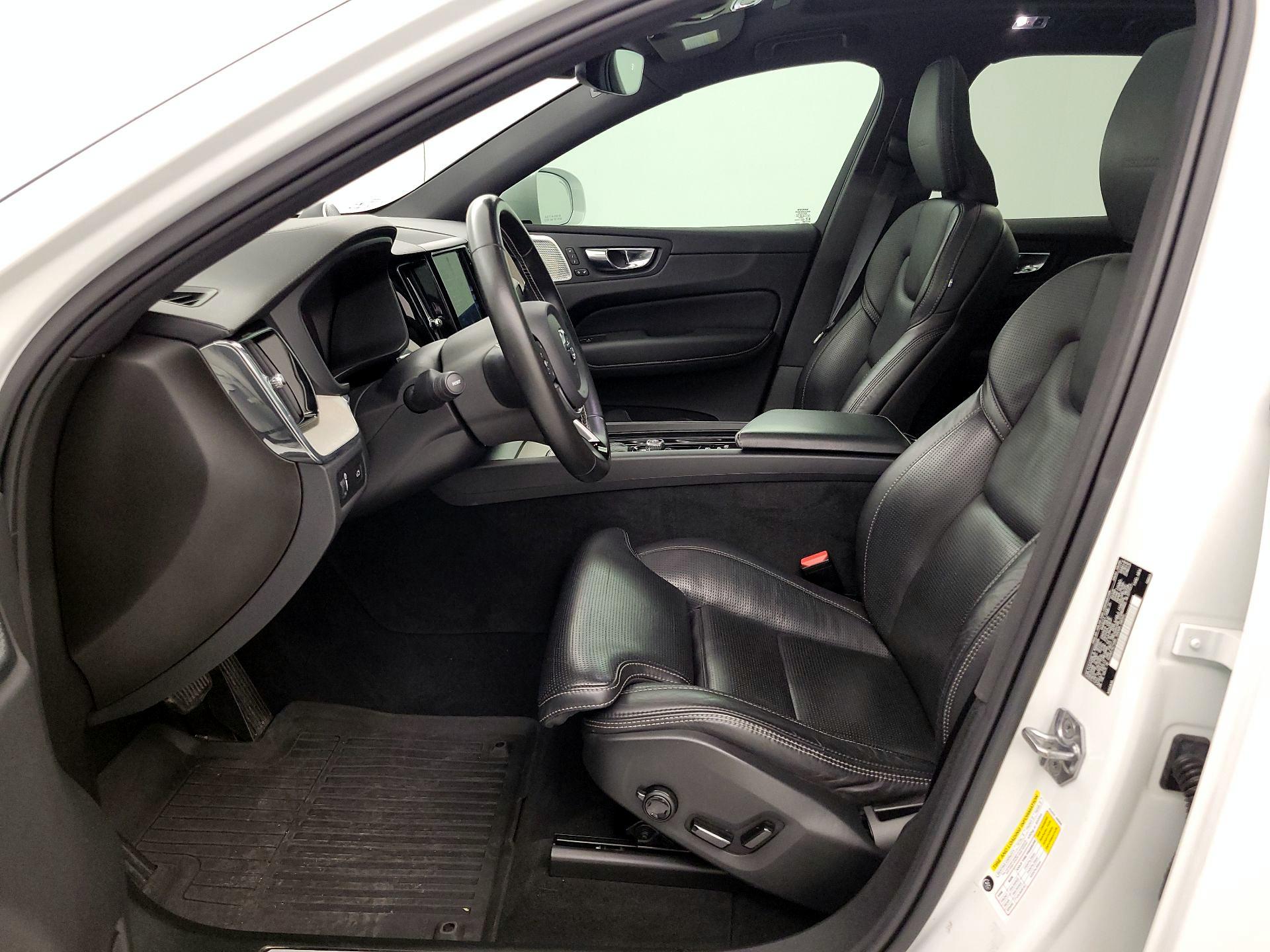 Thumbnail: 2020 Volvo XC60 - 11