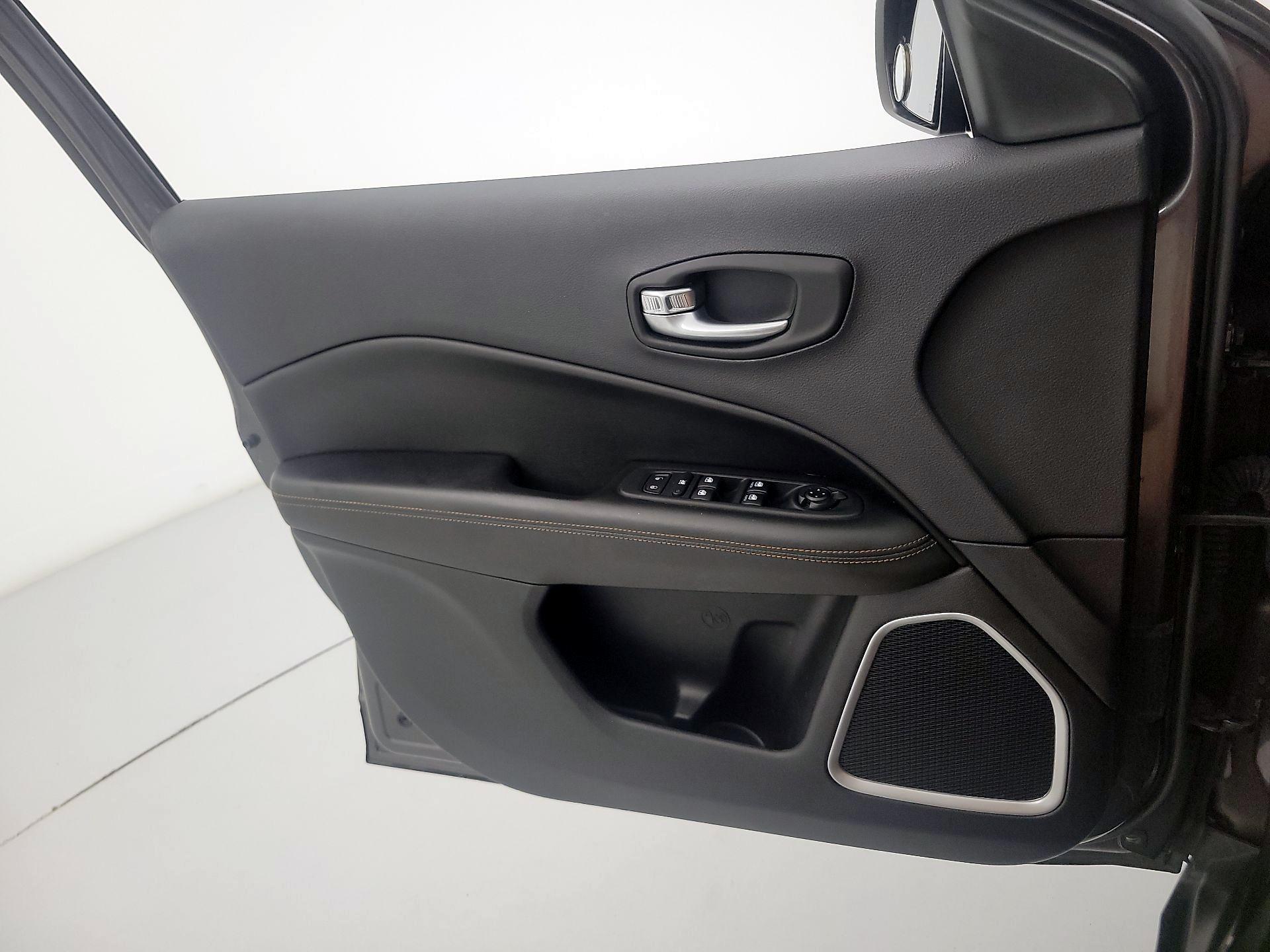 Thumbnail: 2019 Jeep Compass - 12