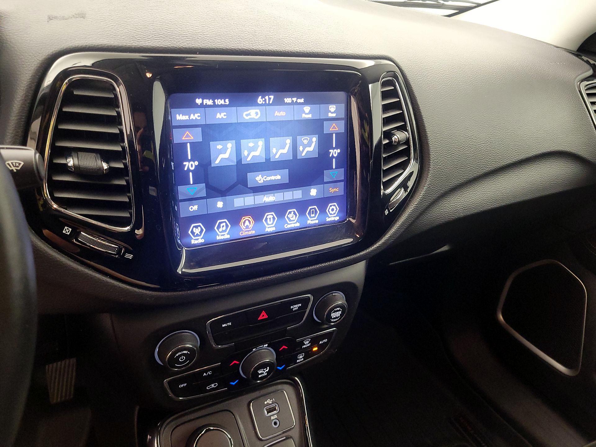 Thumbnail: 2019 Jeep Compass - 16
