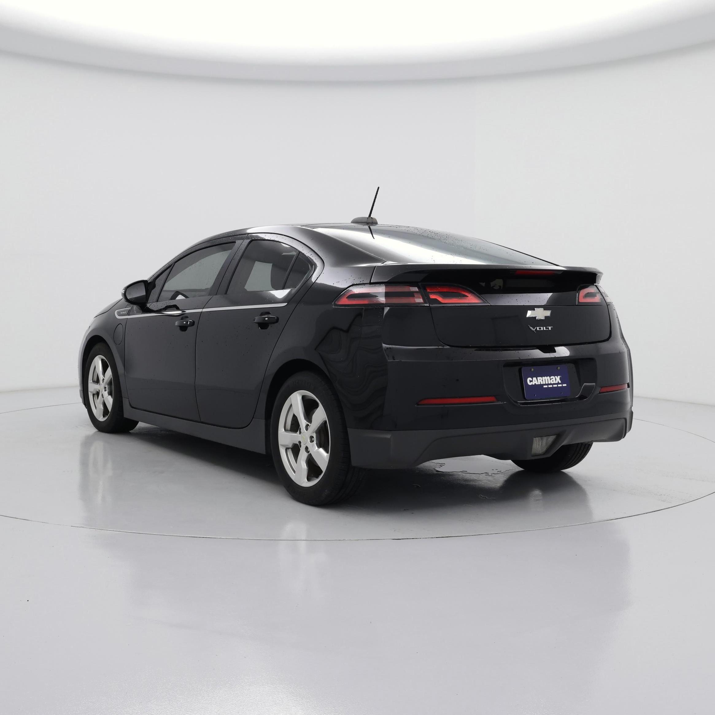 Thumbnail: 2015 Chevrolet Volt - 2