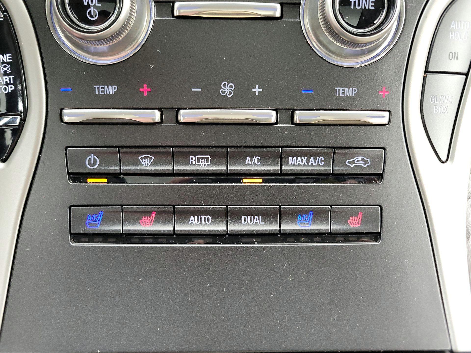 Thumbnail: 2016 Lincoln MKX - 17