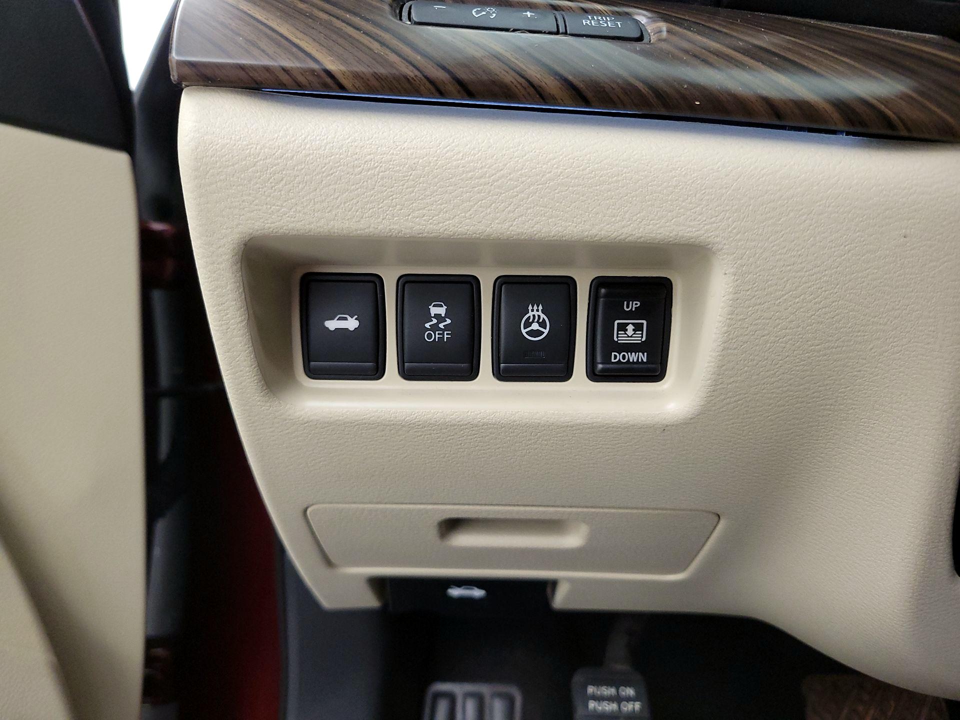 Thumbnail: 2016 Nissan Maxima - 13