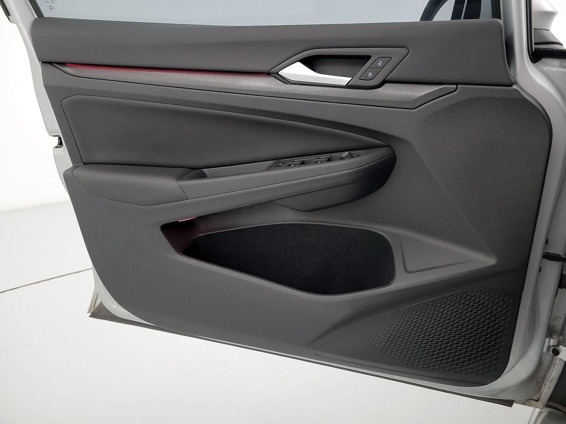 Thumbnail: 2024 Volkswagen Golf - 12