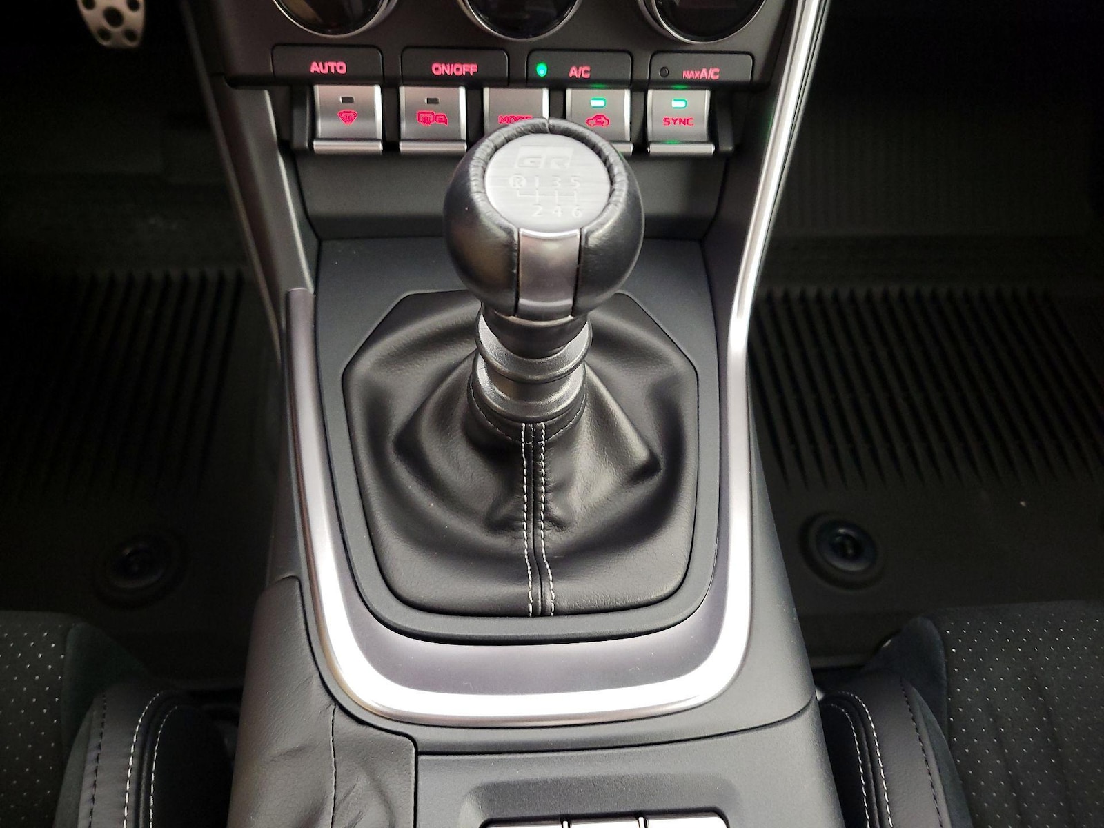 2022 Toyota GR86 Premium - Photo 18