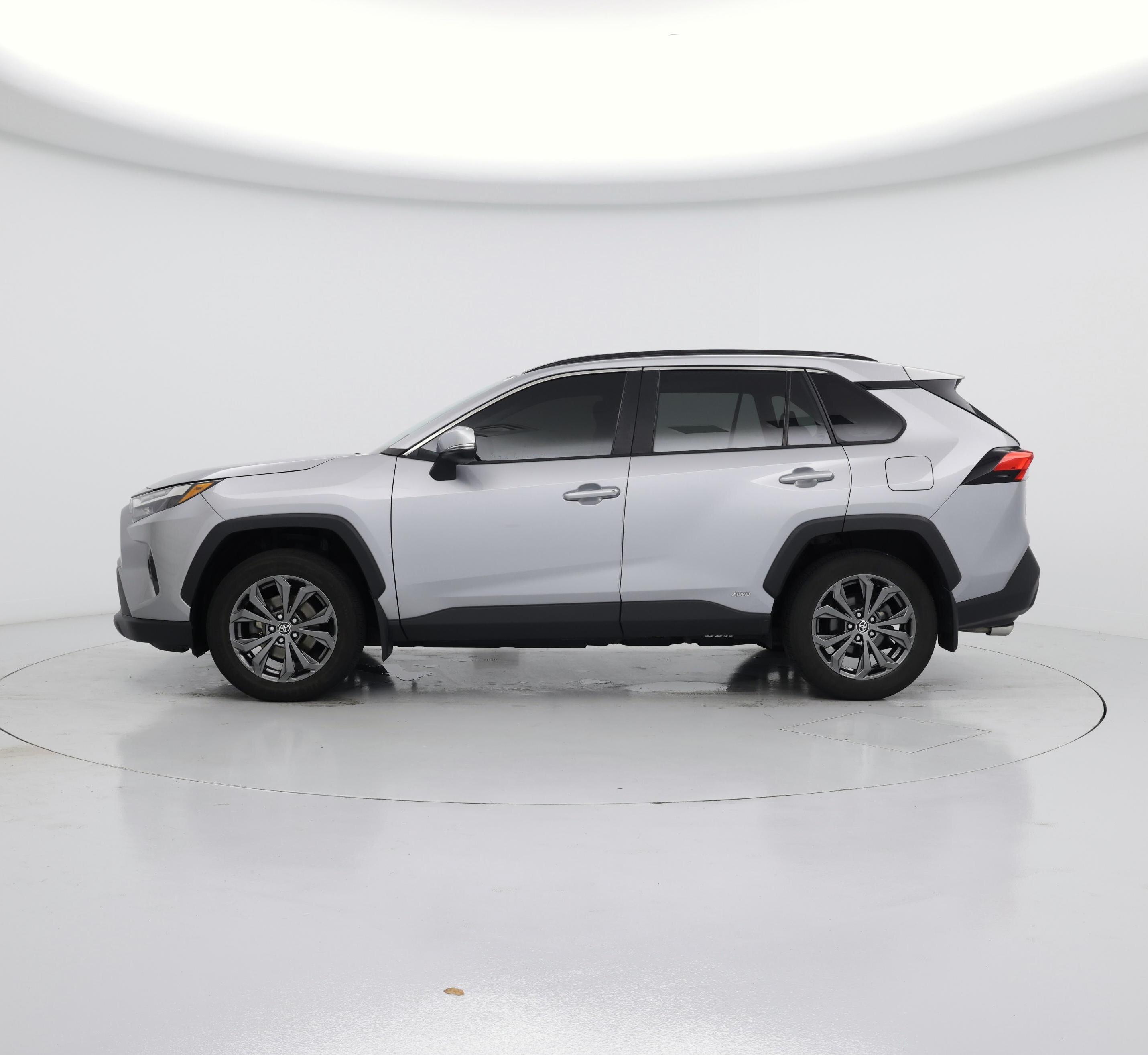 Thumbnail: 2022 Toyota RAV4 - 3