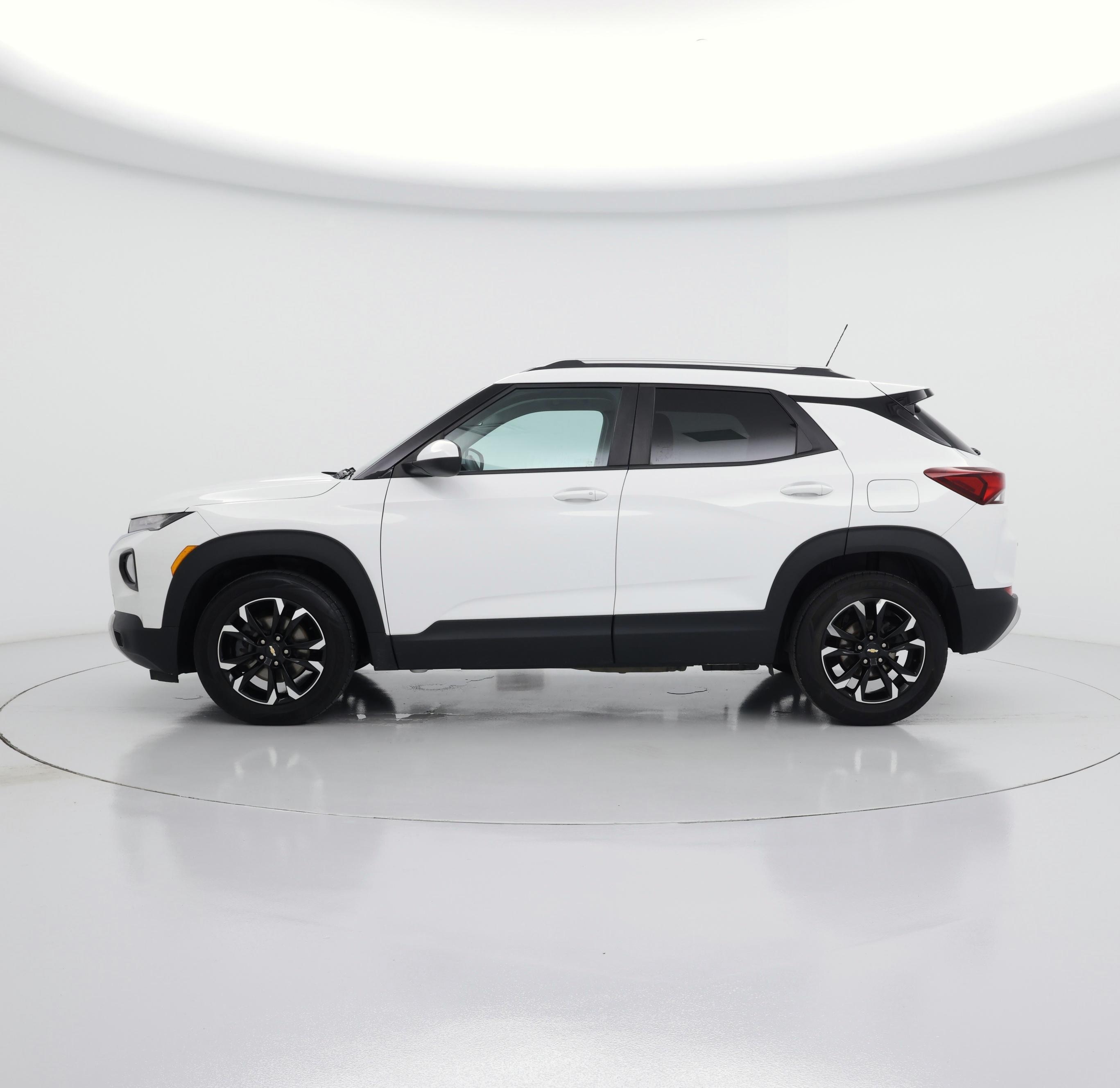 Thumbnail: 2022 Chevrolet TrailBlazer - 3