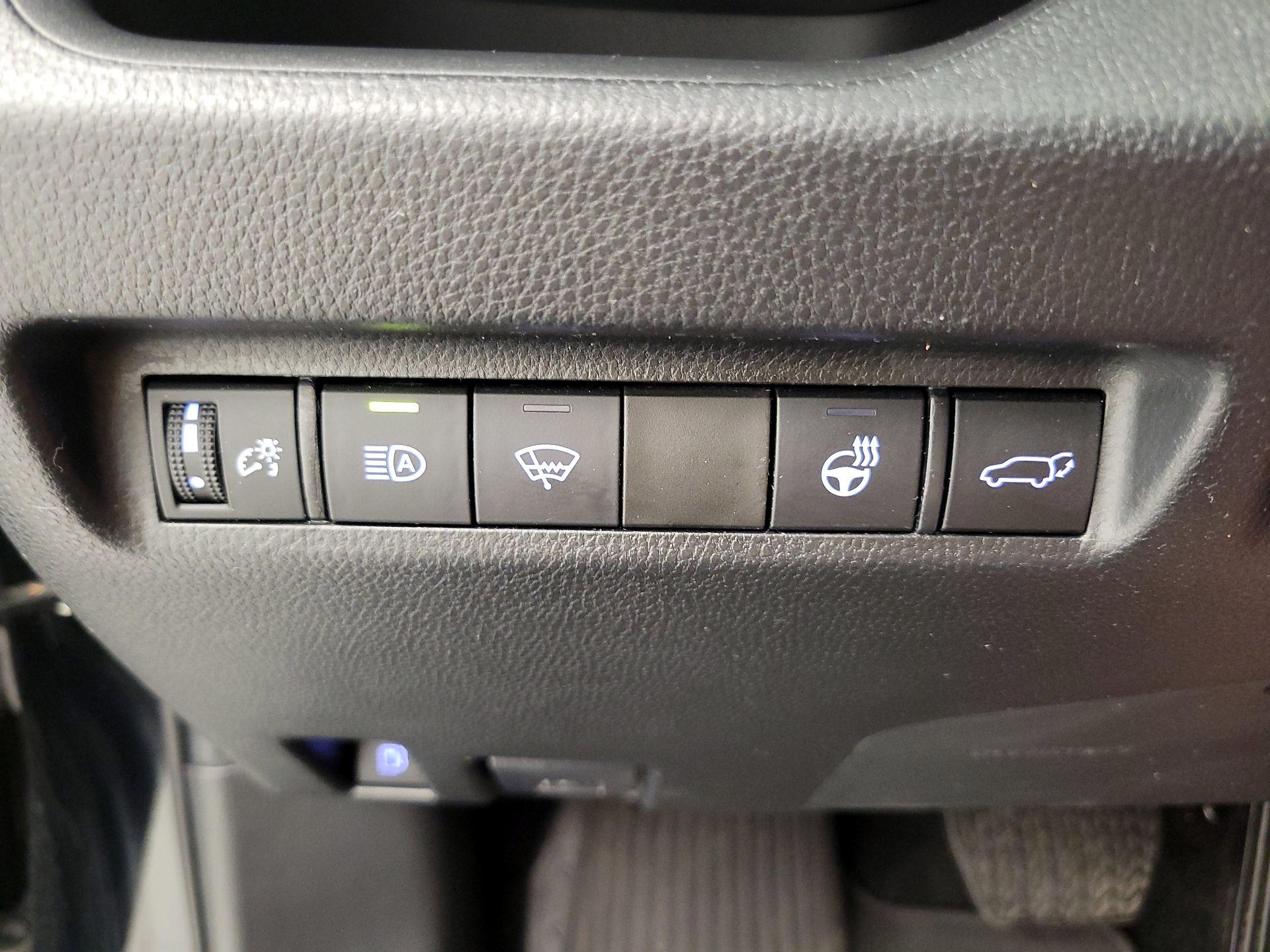 Thumbnail: 2022 Toyota RAV4 - 13