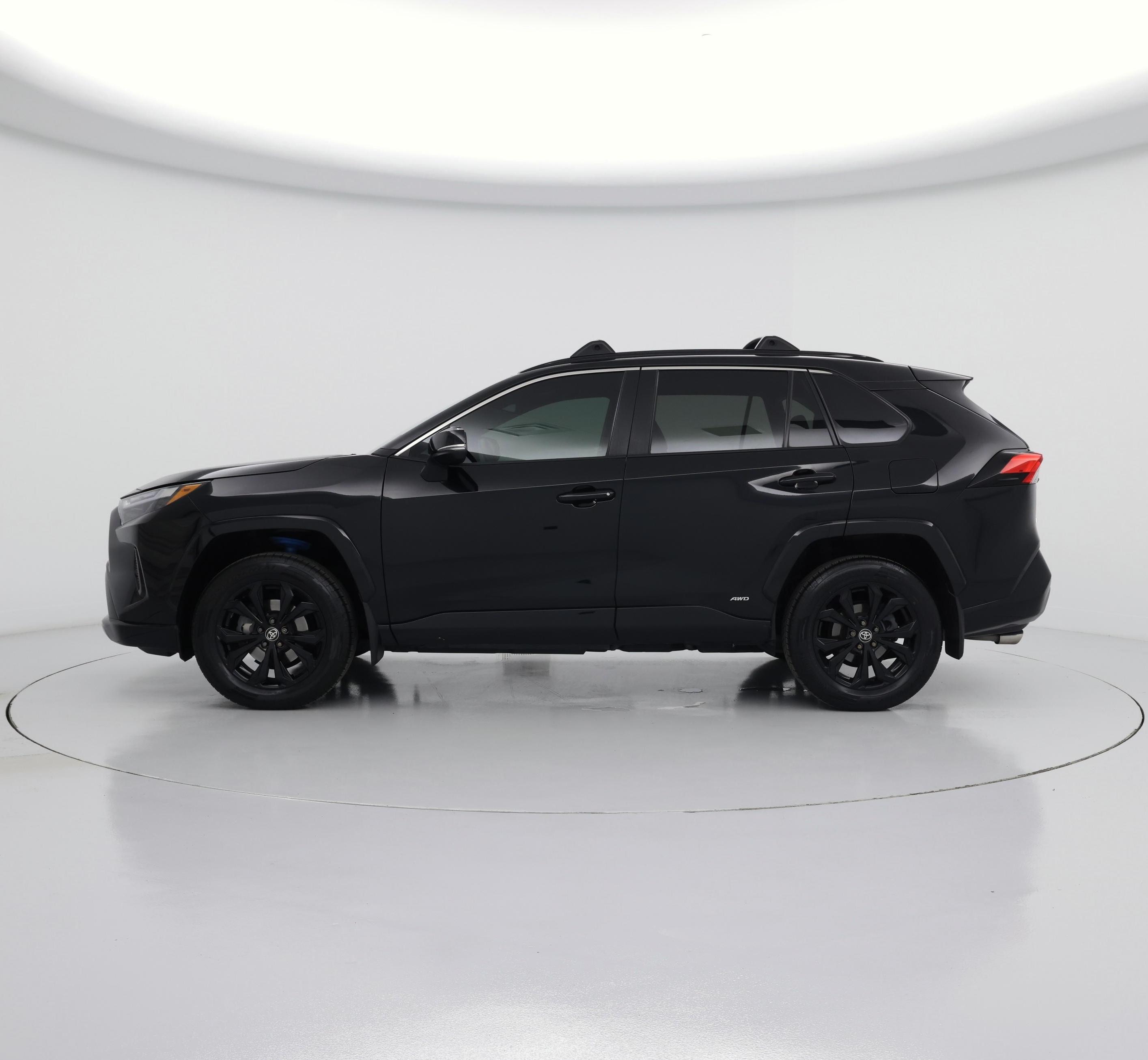 Thumbnail: 2022 Toyota RAV4 - 3