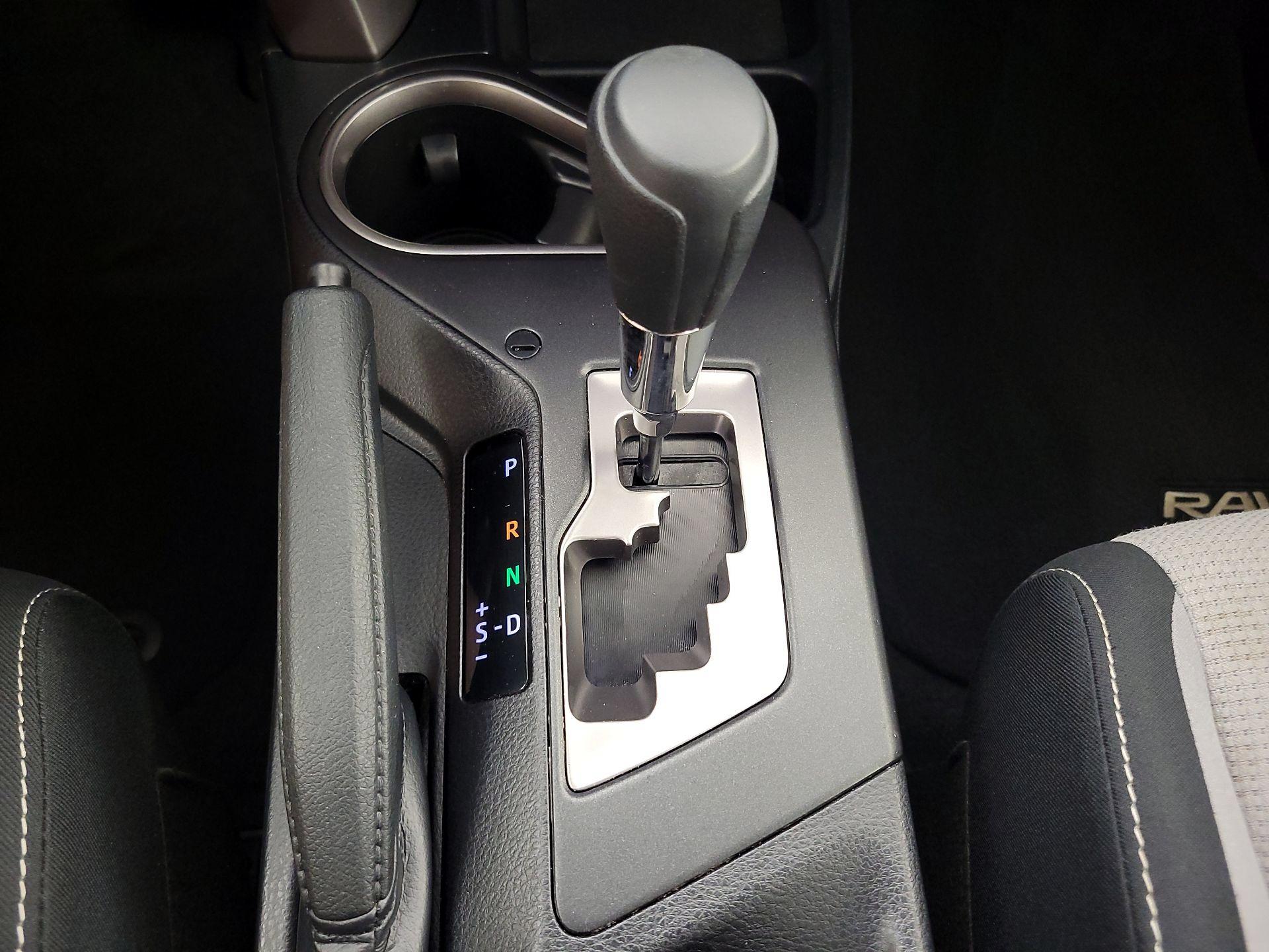Thumbnail: 2018 Toyota RAV4 - 17