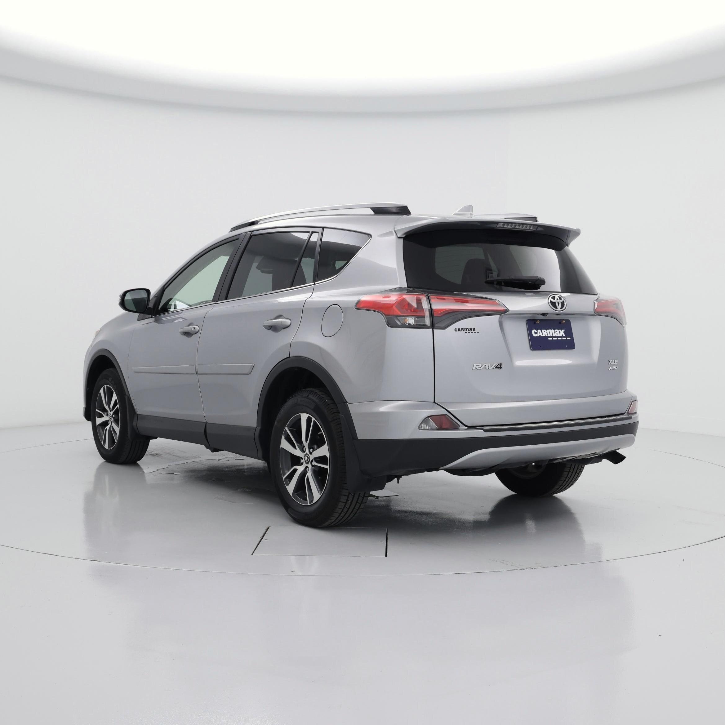 Thumbnail: 2018 Toyota RAV4 - 2