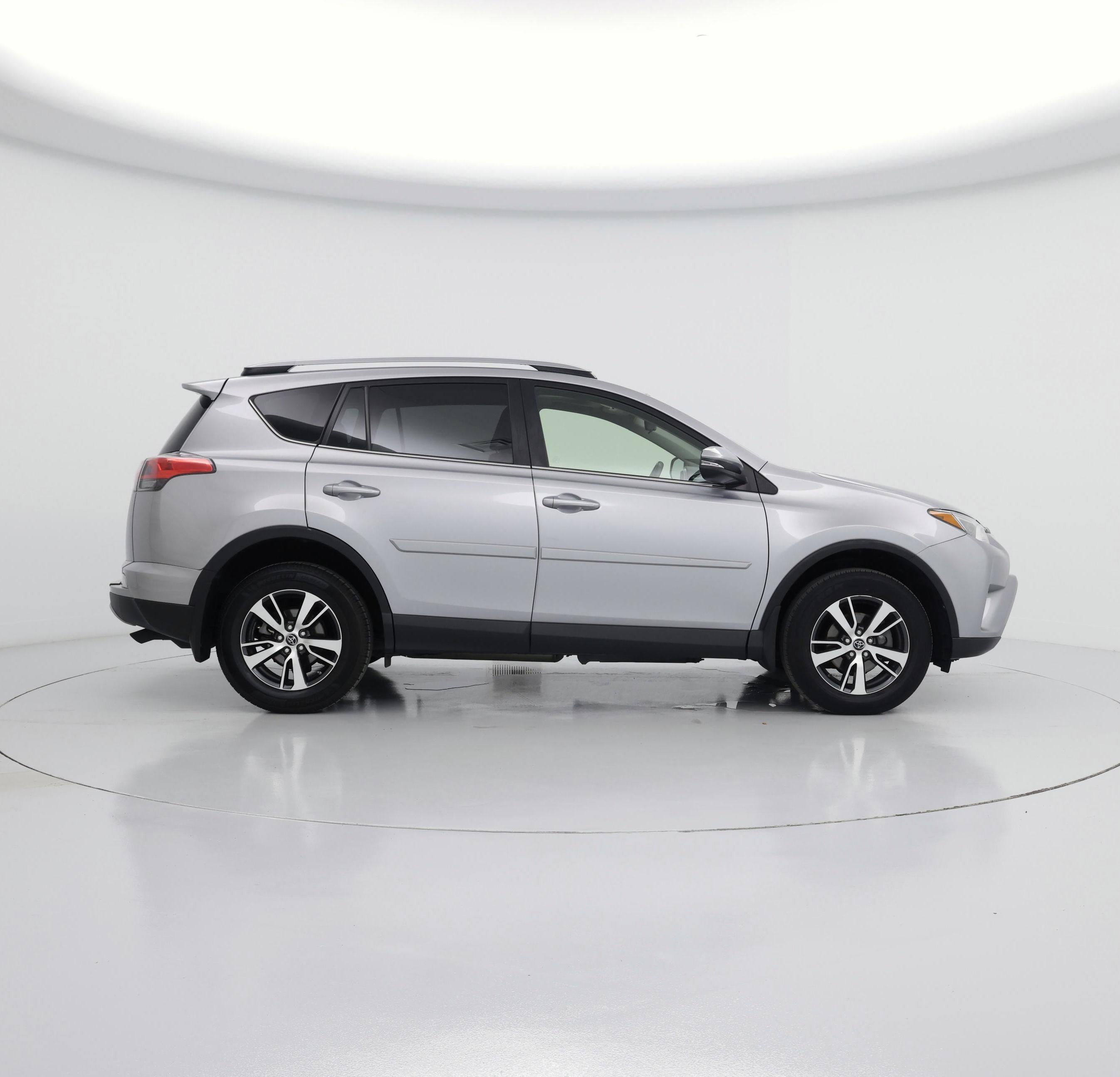 Thumbnail: 2018 Toyota RAV4 - 7