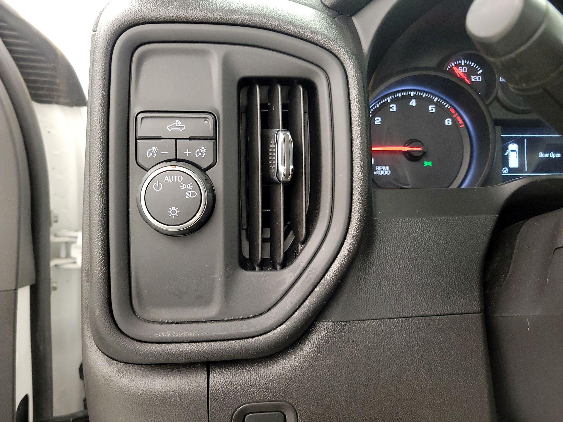 Thumbnail: 2020 Chevrolet Silverado 1500 - 13