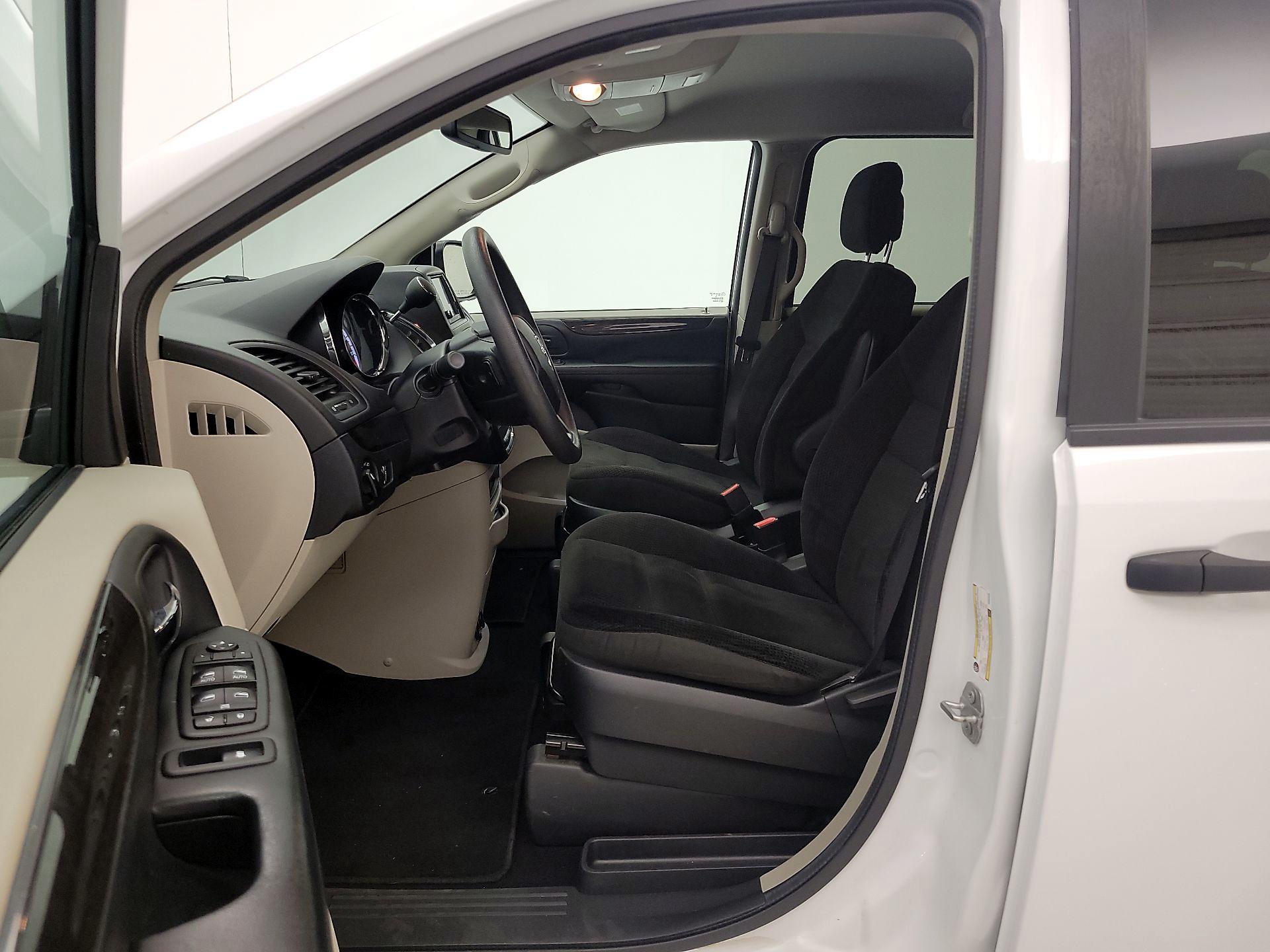 Thumbnail: 2019 Dodge Grand Caravan - 11