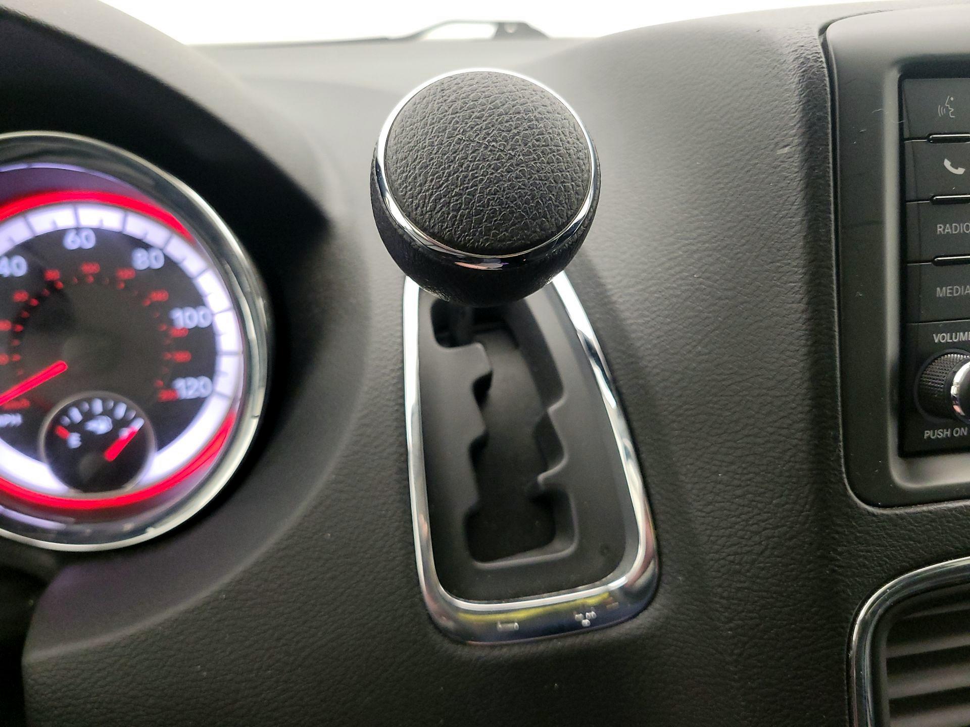 Thumbnail: 2019 Dodge Grand Caravan - 17