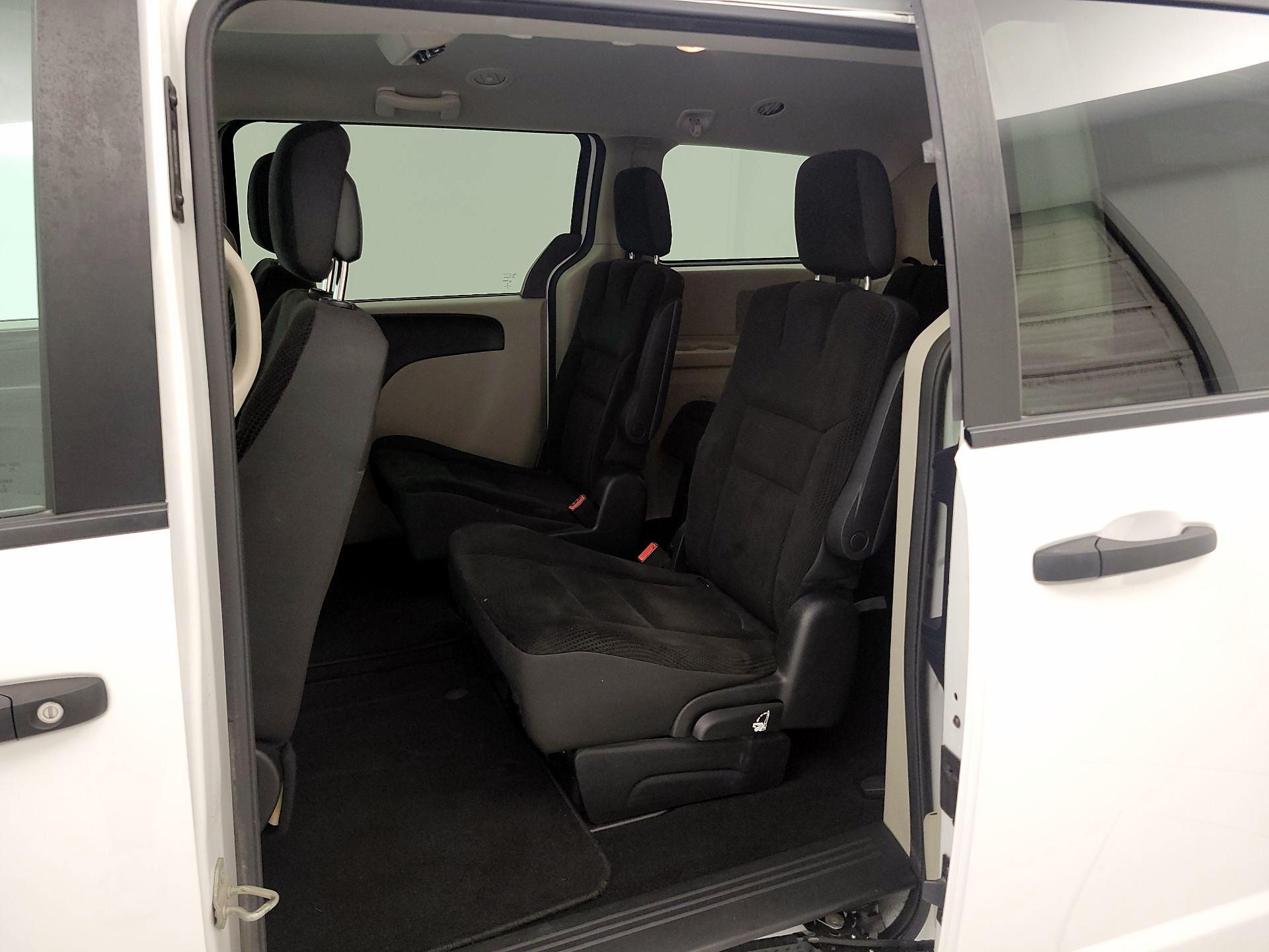 Thumbnail: 2019 Dodge Grand Caravan - 19