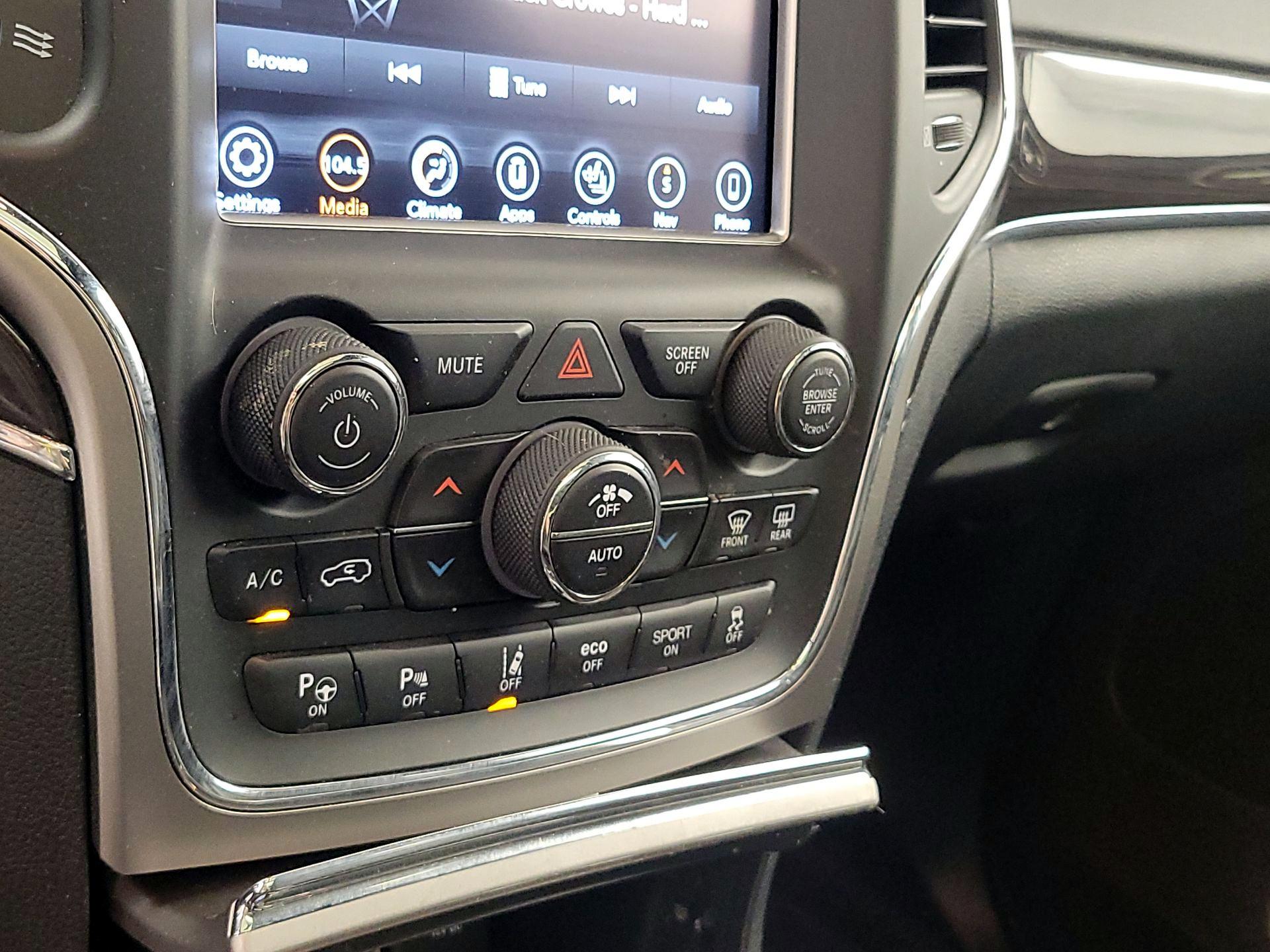 Thumbnail: 2018 Jeep Grand Cherokee - 16