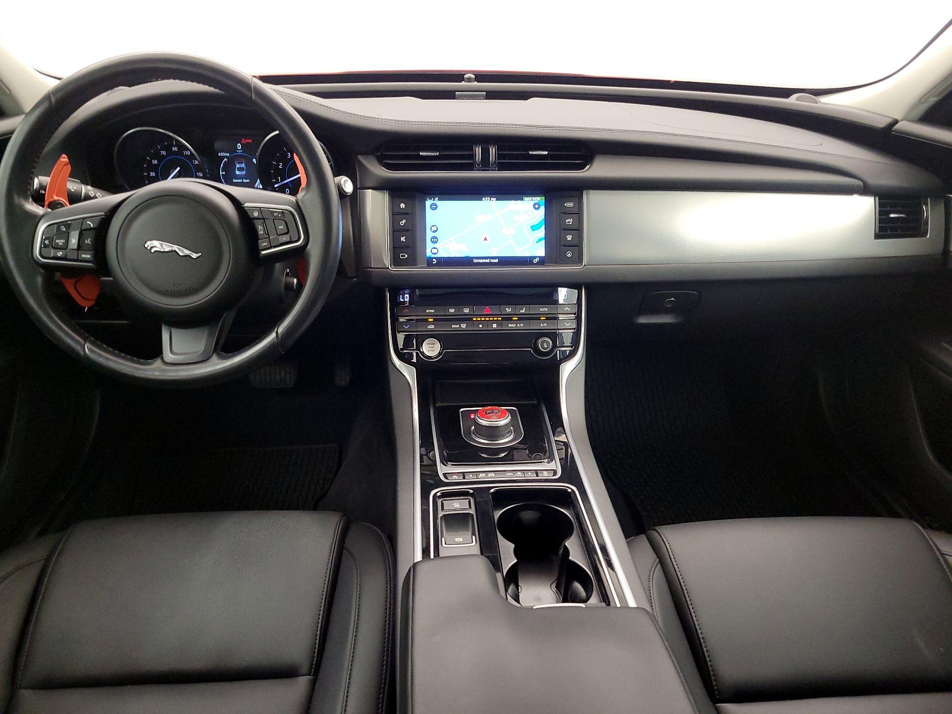 Thumbnail: 2017 Jaguar XF - 9
