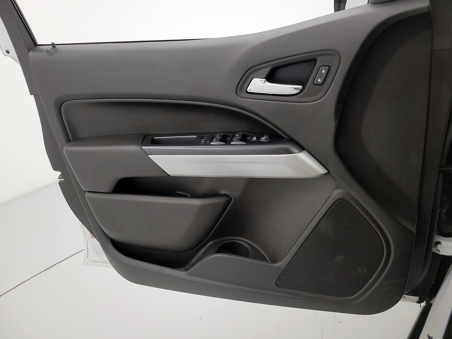 Thumbnail: 2022 Chevrolet Colorado - 12