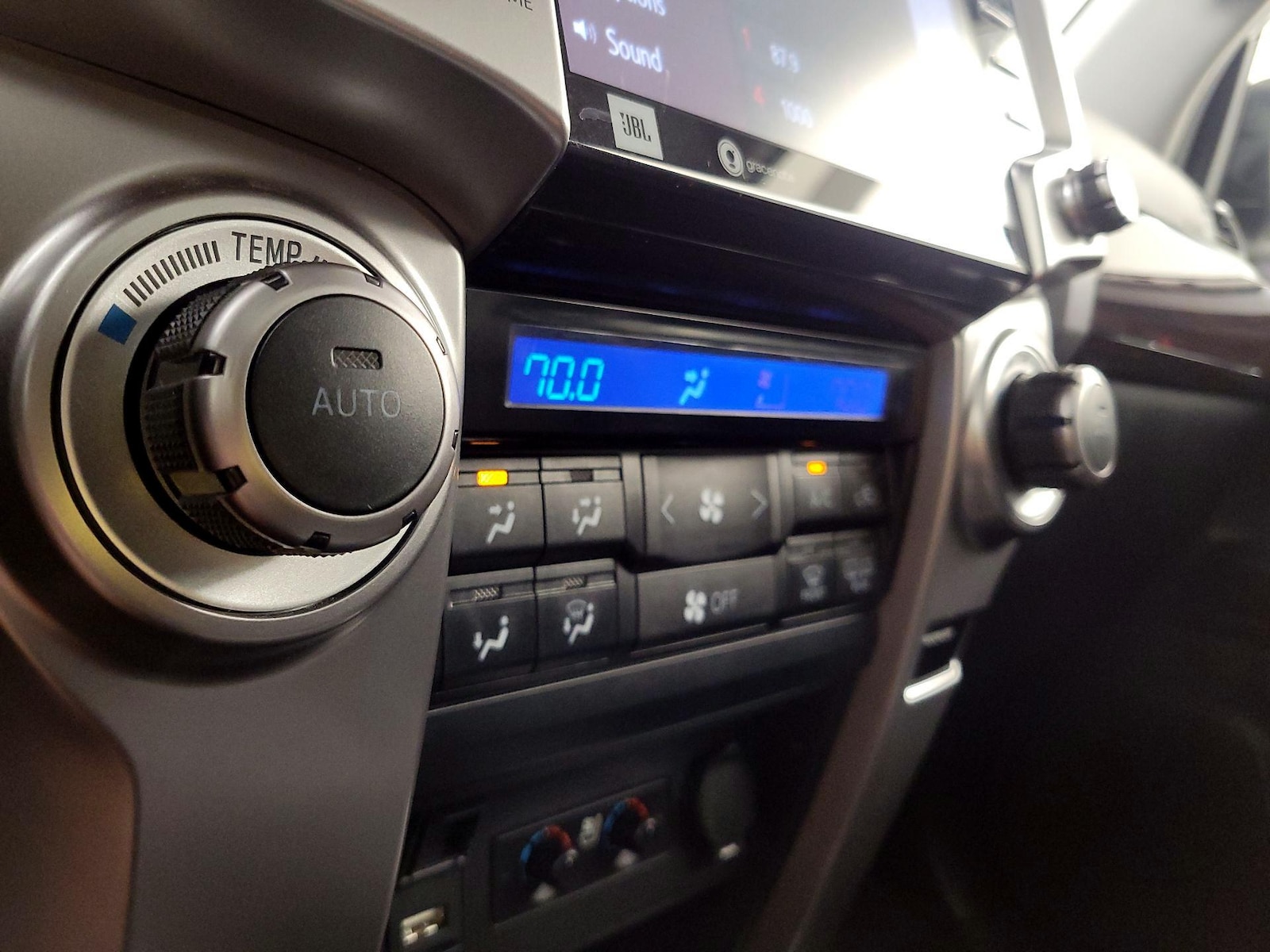 2021 Toyota 4Runner Limited - Photo 18