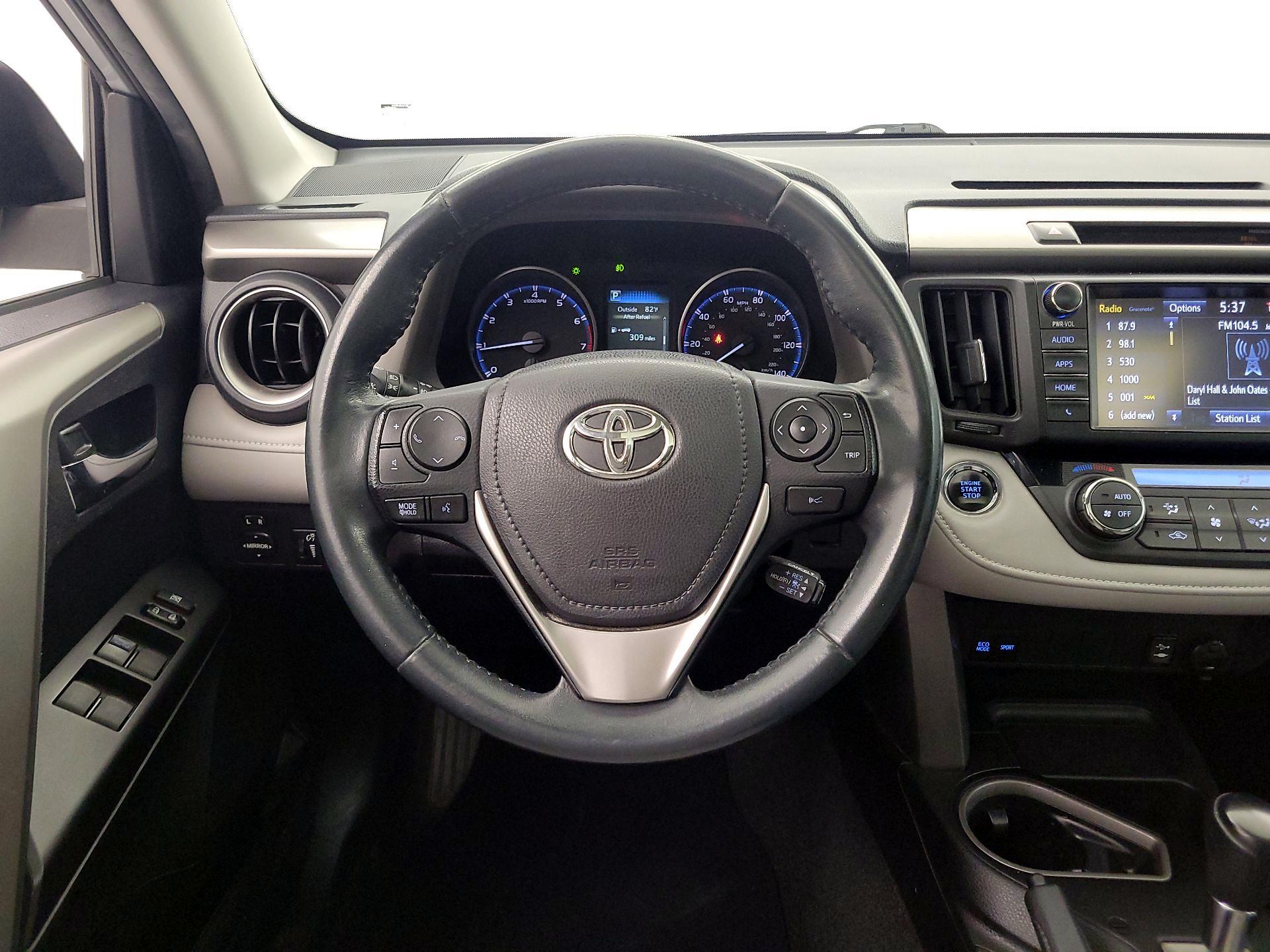 Thumbnail: 2017 Toyota RAV4 - 10