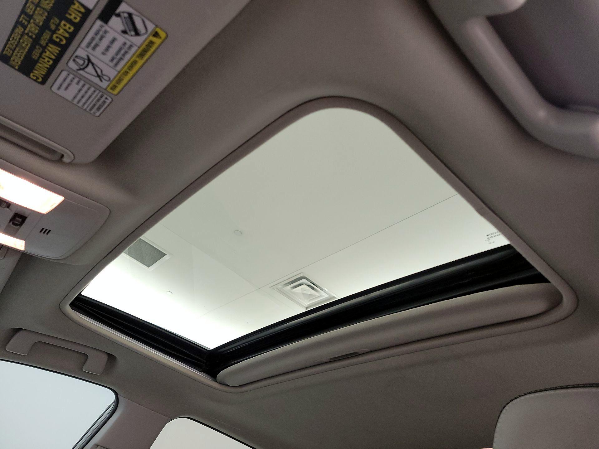 Thumbnail: 2017 Toyota RAV4 - 19