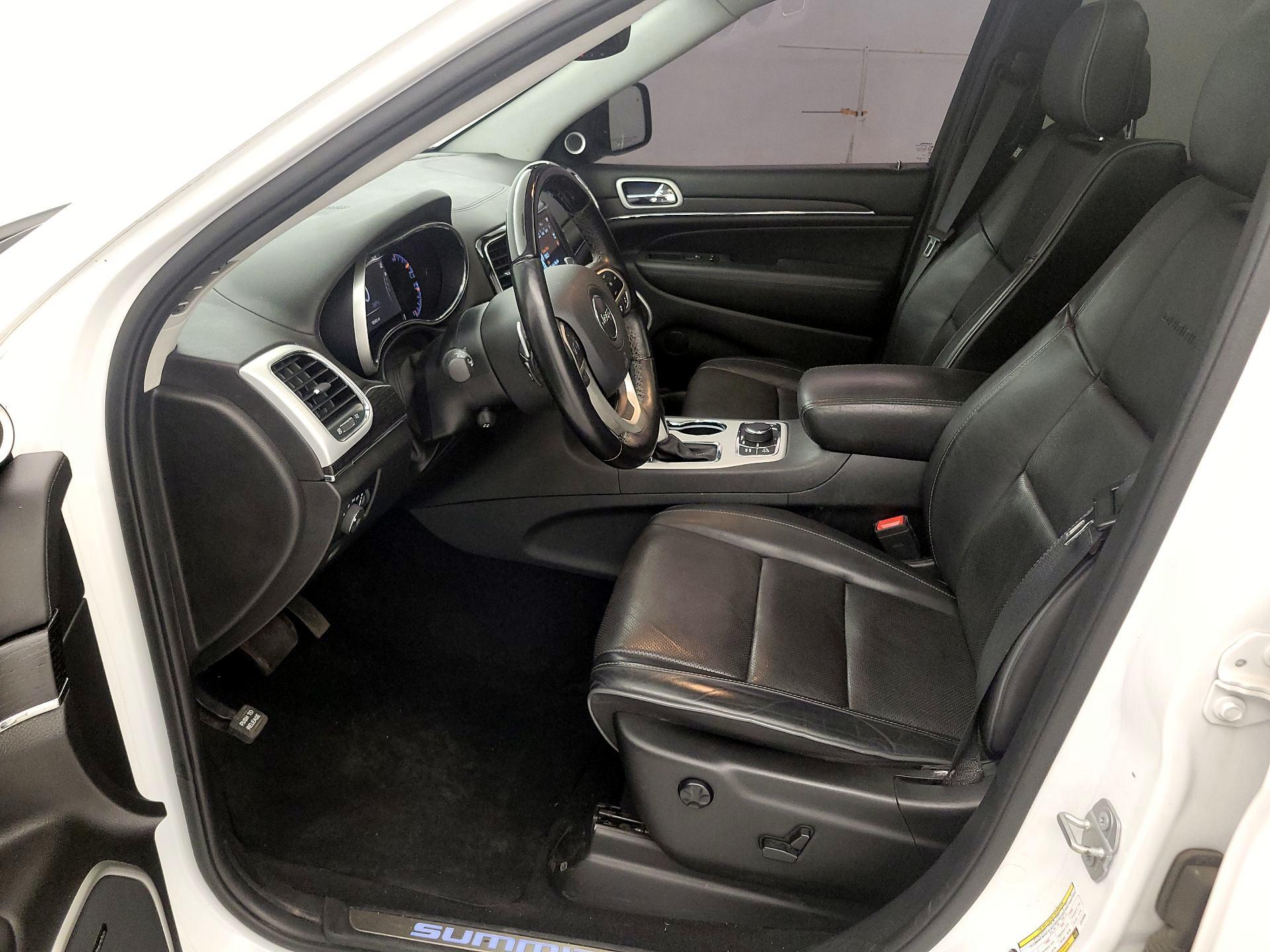 Thumbnail: 2020 Jeep Grand Cherokee - 11