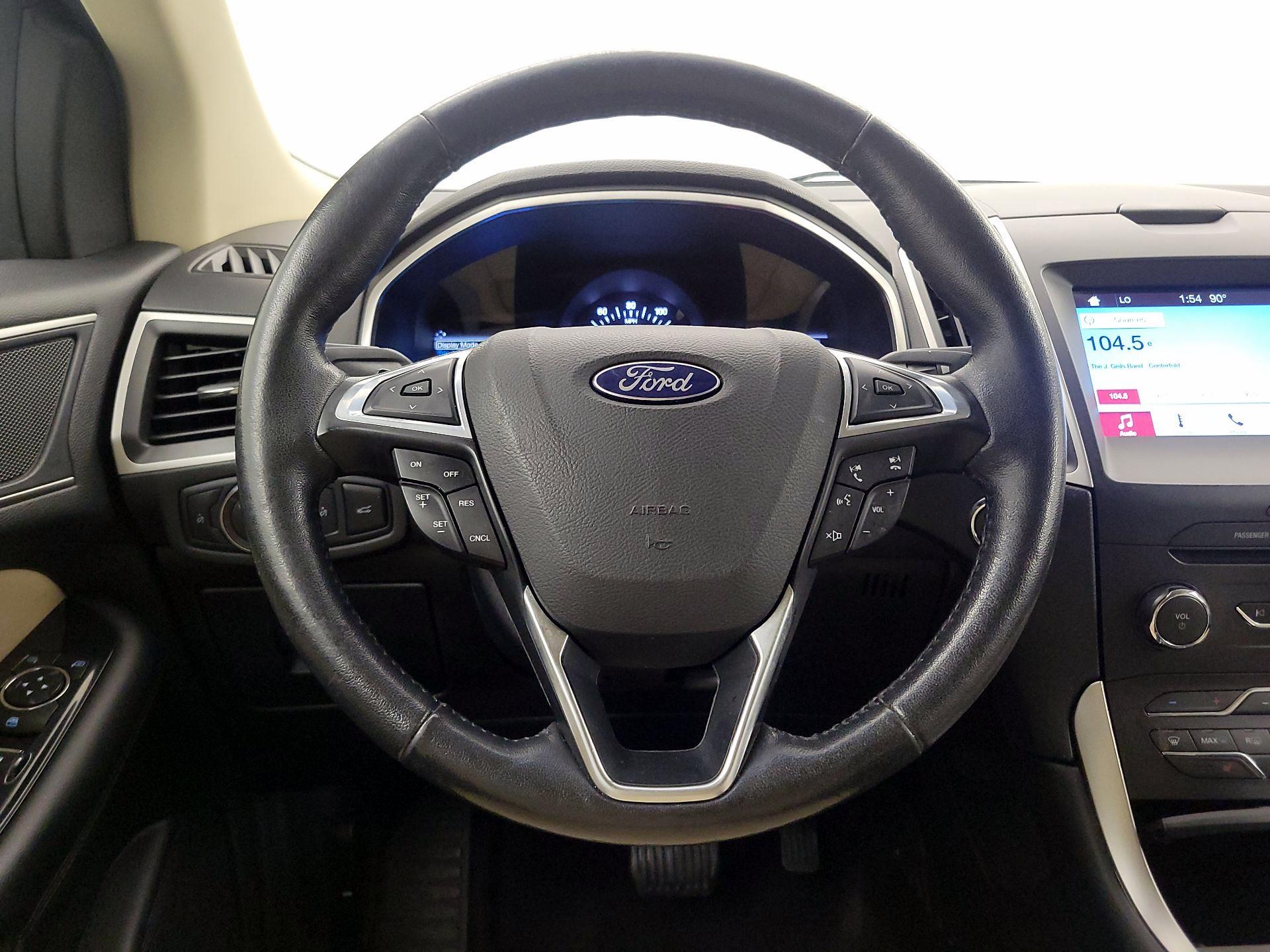 Thumbnail: 2017 Ford Edge - 10