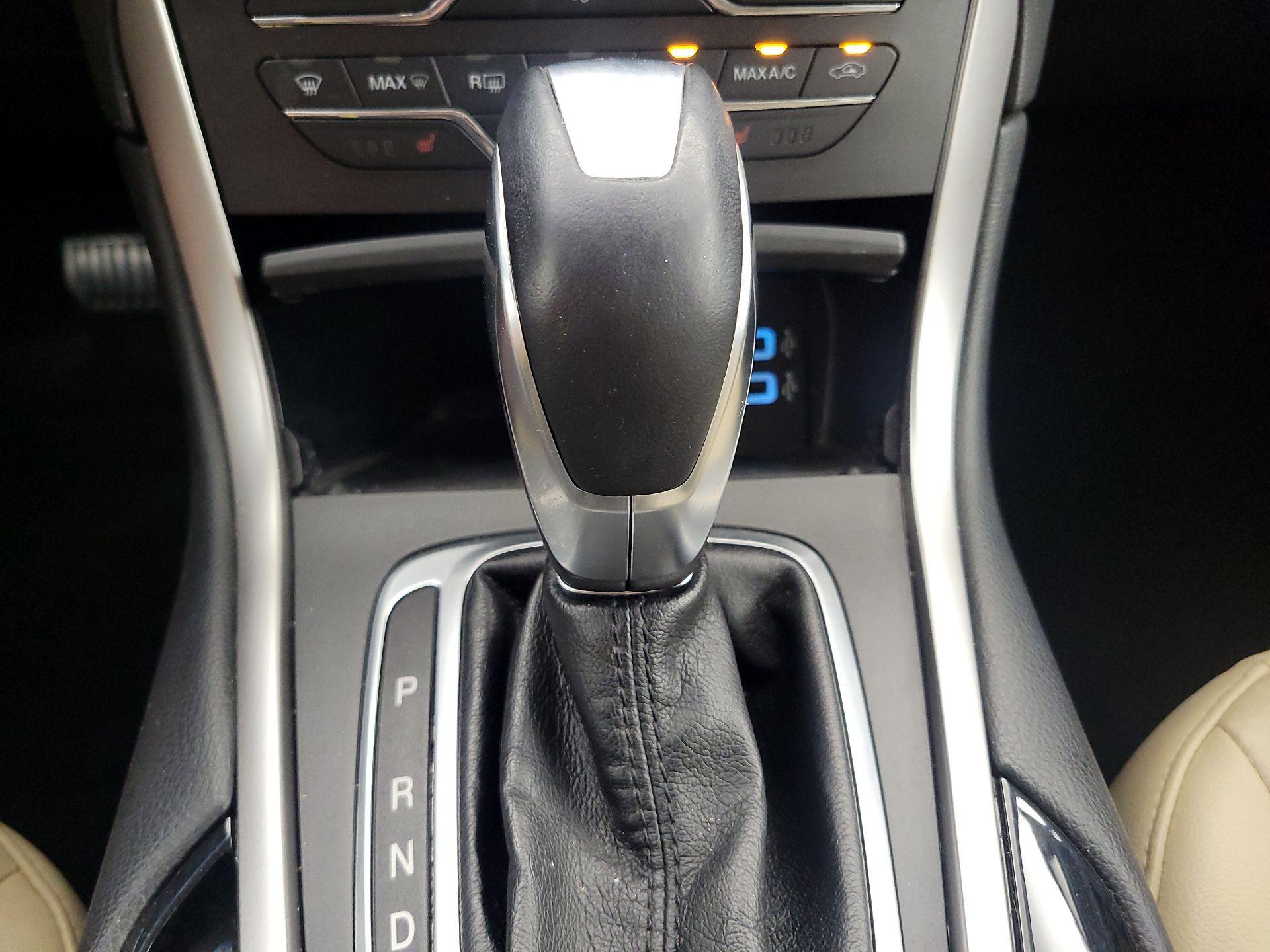 Thumbnail: 2017 Ford Edge - 17