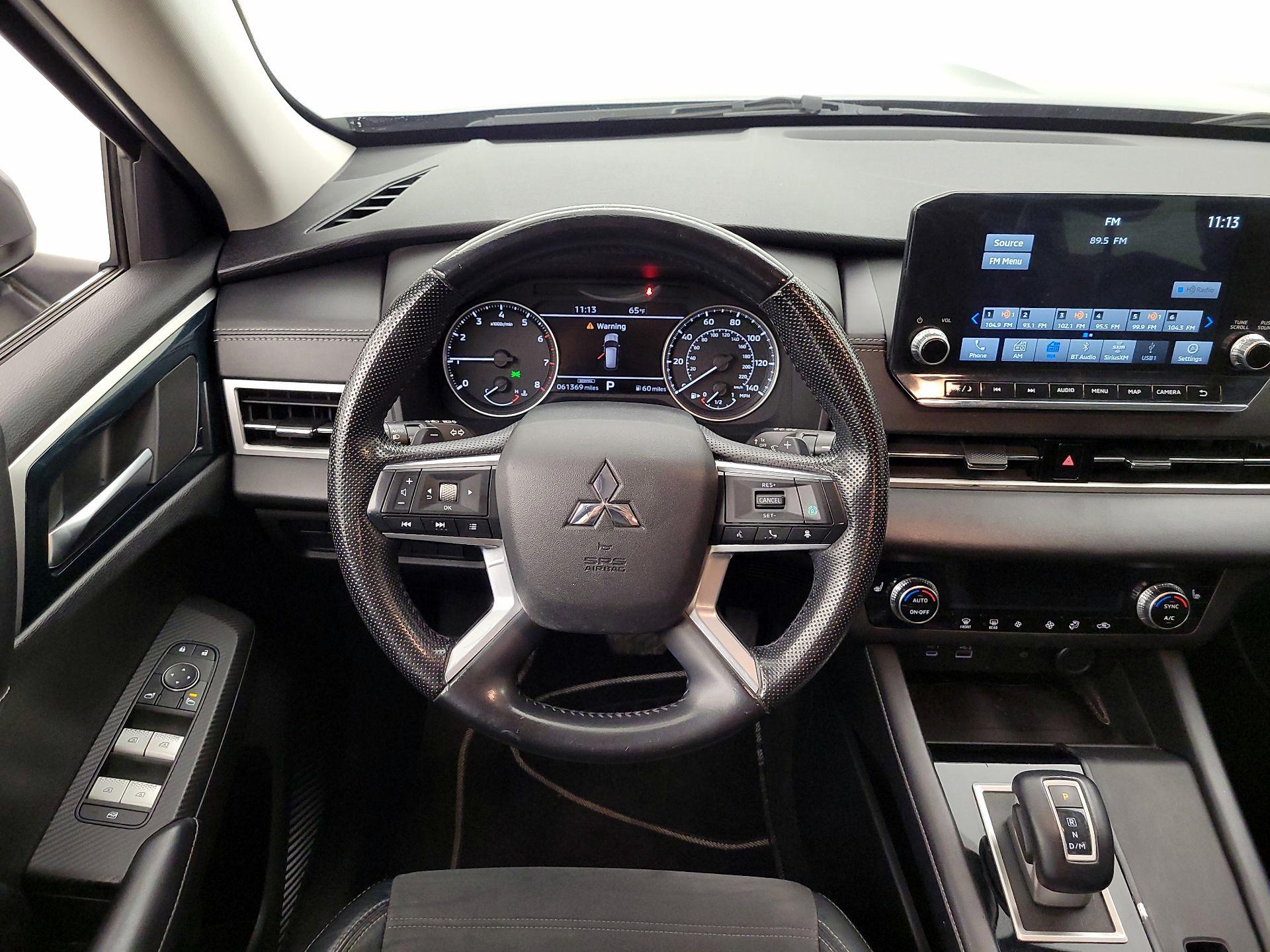 Thumbnail: 2022 Mitsubishi Outlander - 10