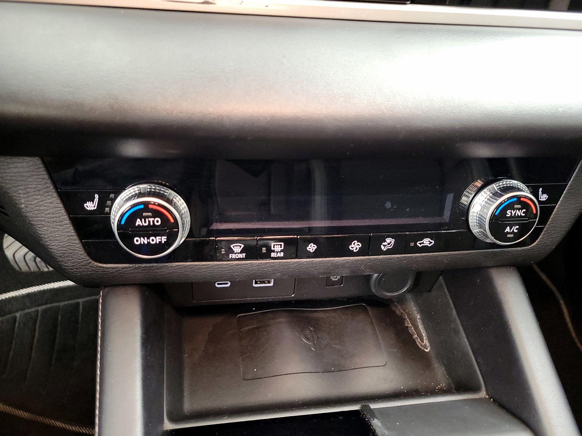 Thumbnail: 2022 Mitsubishi Outlander - 16