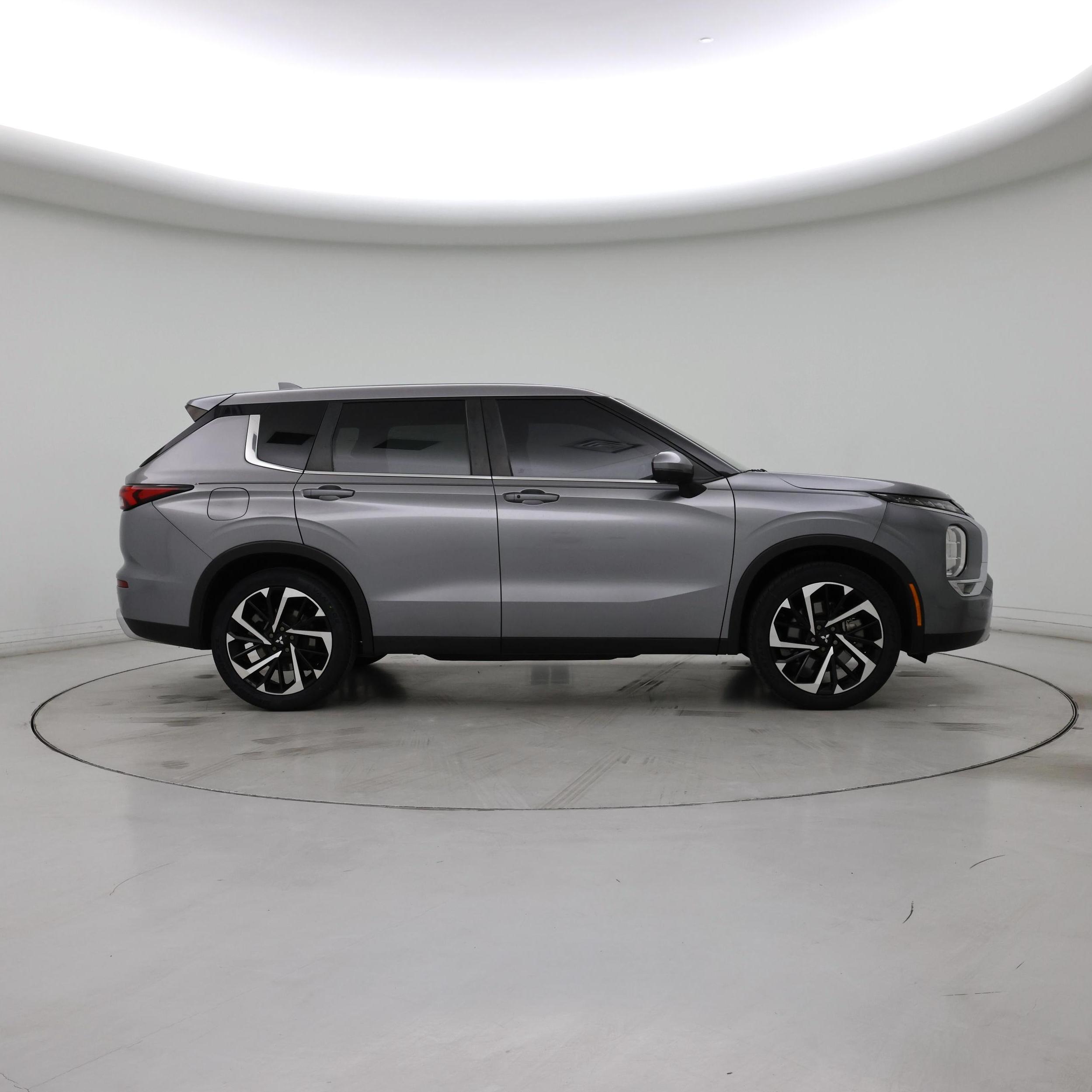 Thumbnail: 2022 Mitsubishi Outlander - 7