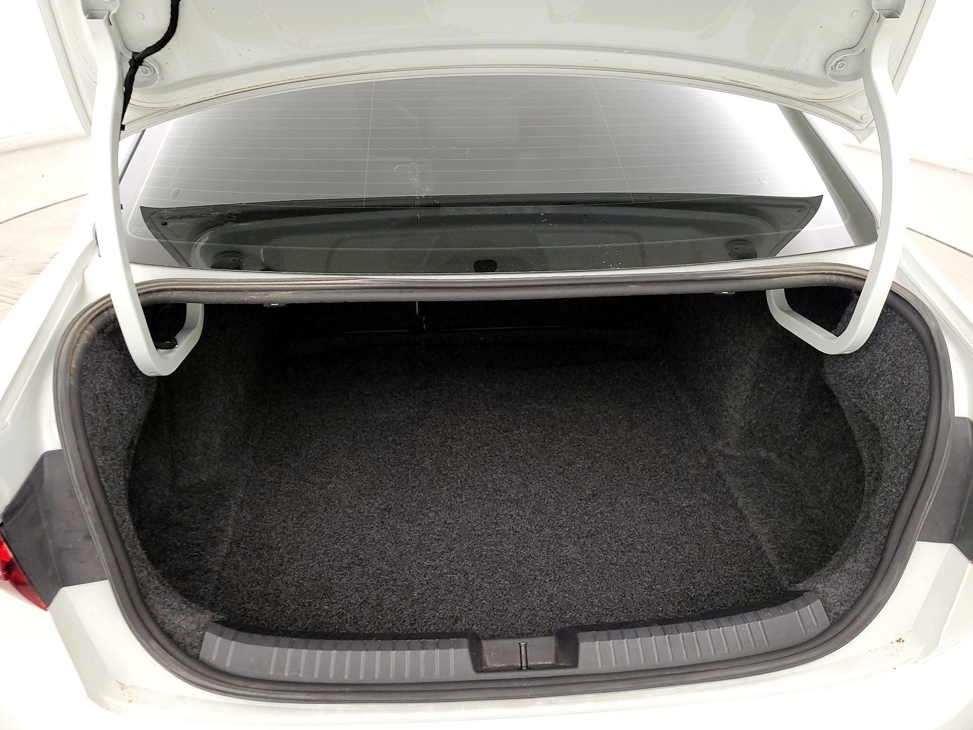 Thumbnail: 2023 Volkswagen Jetta - 16